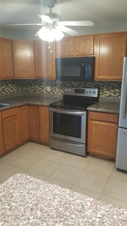 Foto de propiedad en 180 NE 12th Avenue 17a, Hallandale Beach, FL 33009 Hallandale Beach con MLS# 