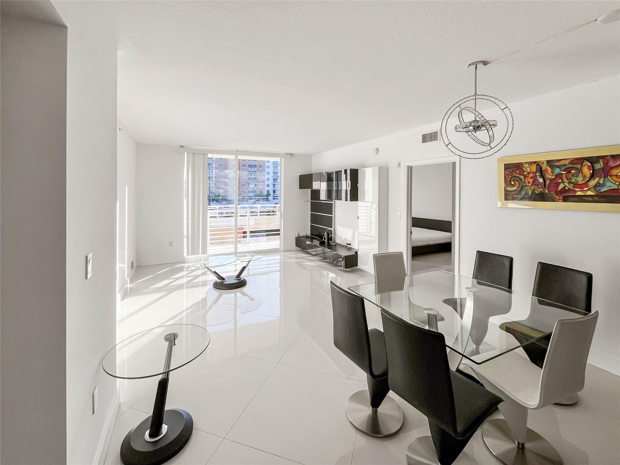 Foto de propiedad en 2775 NE 187th Street 627, Aventura, FL 33180 Aventura con MLS# 