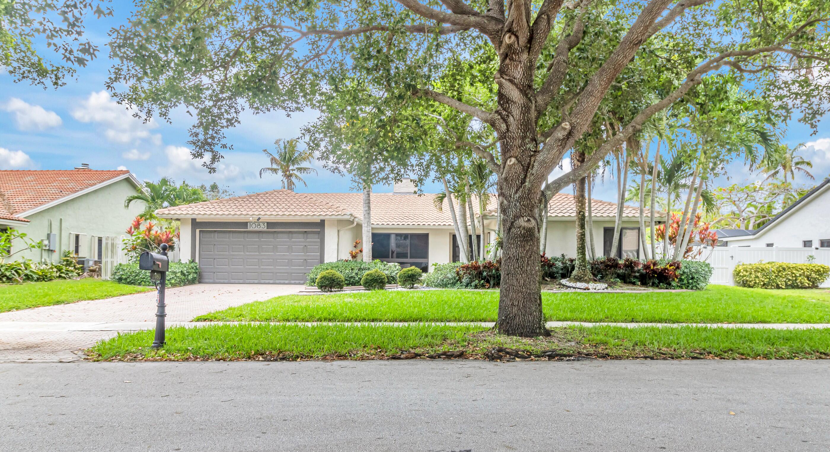Foto de propiedad en 1083 NW 97th Avenue, Plantation, FL 33322 Plantation con MLS# 