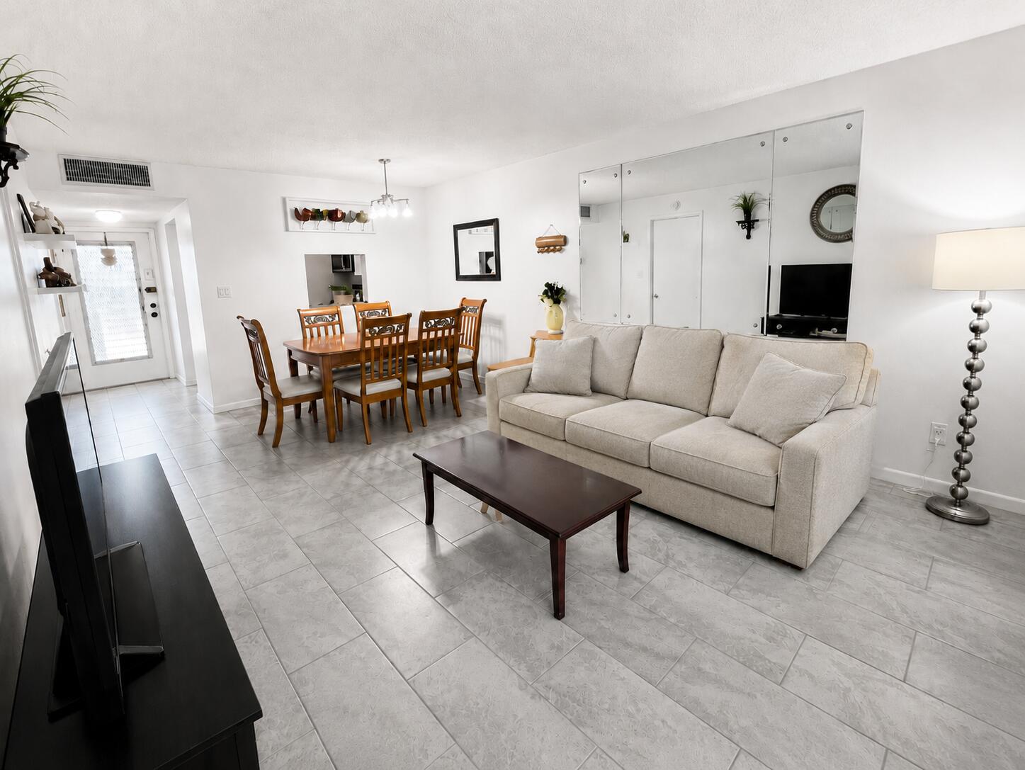 En Renta 6300 NW 62nd Street 308, Tamarac, FL 33319, Tamarac, FL 33319
