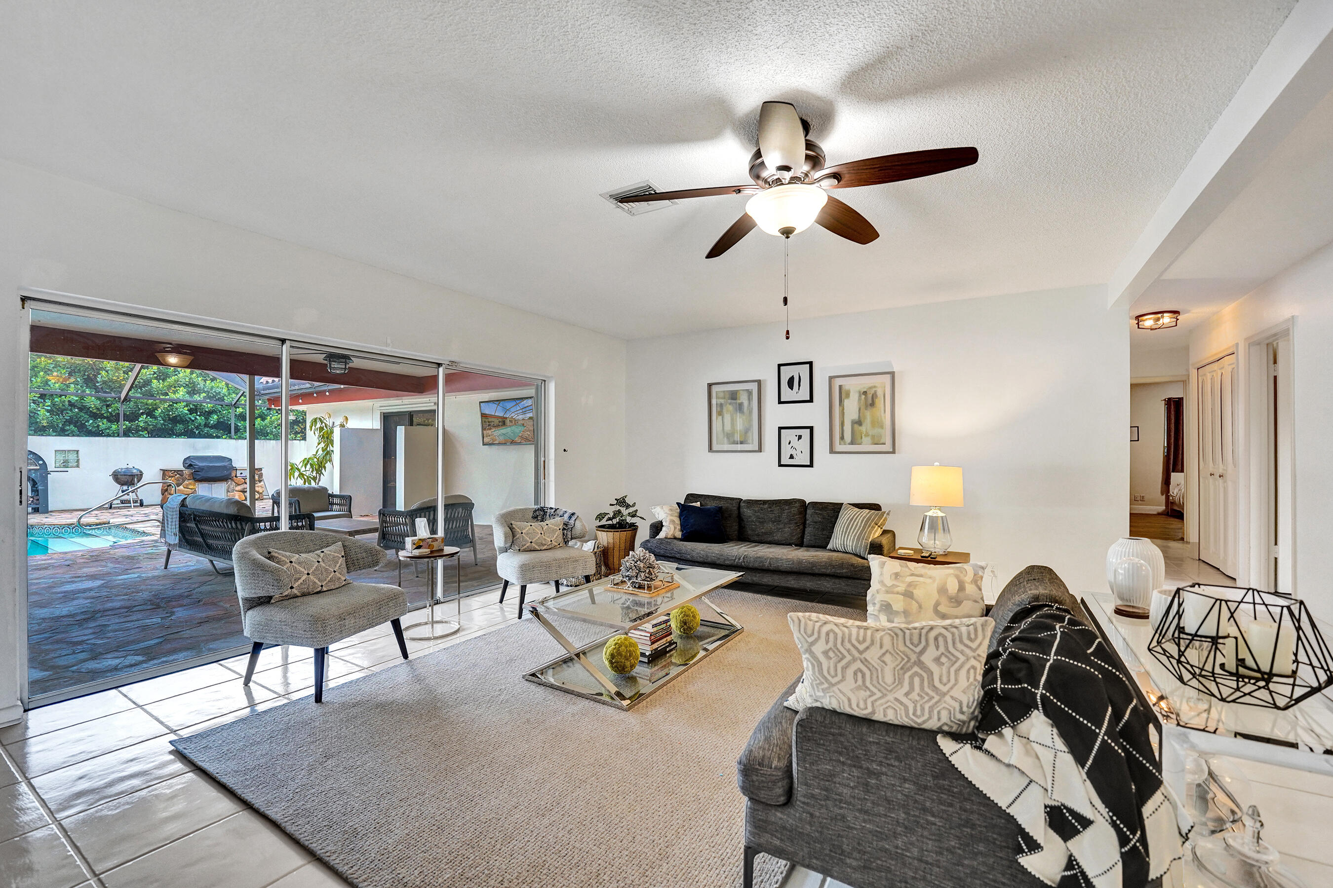 Foto de propiedad en 7381 SW 6th Court, Plantation, FL 33317 Plantation con MLS# 