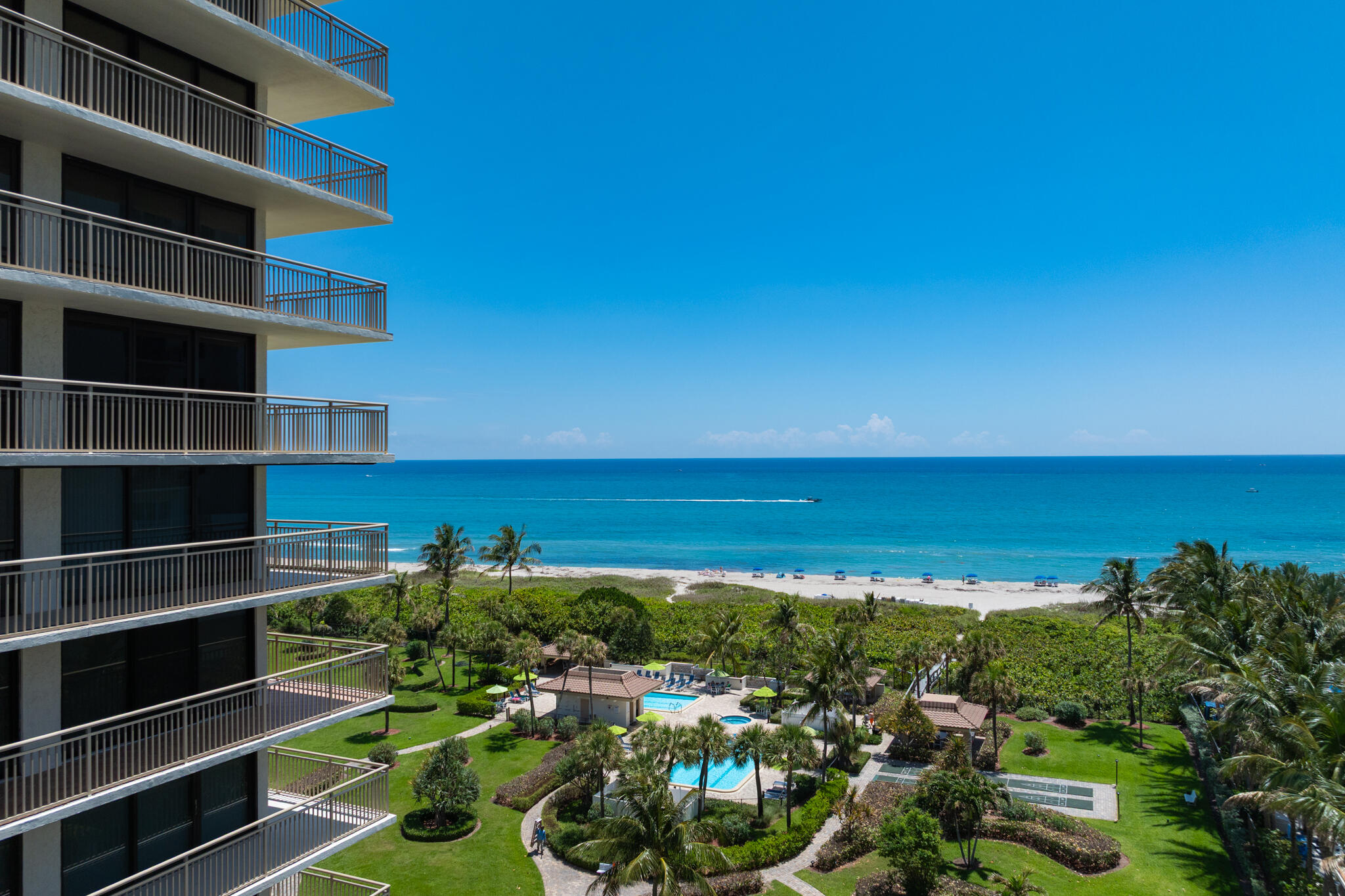 Foto de propiedad en 3400 N Ocean Drive 705, Singer Island, FL 33404 Singer Island con MLS# 