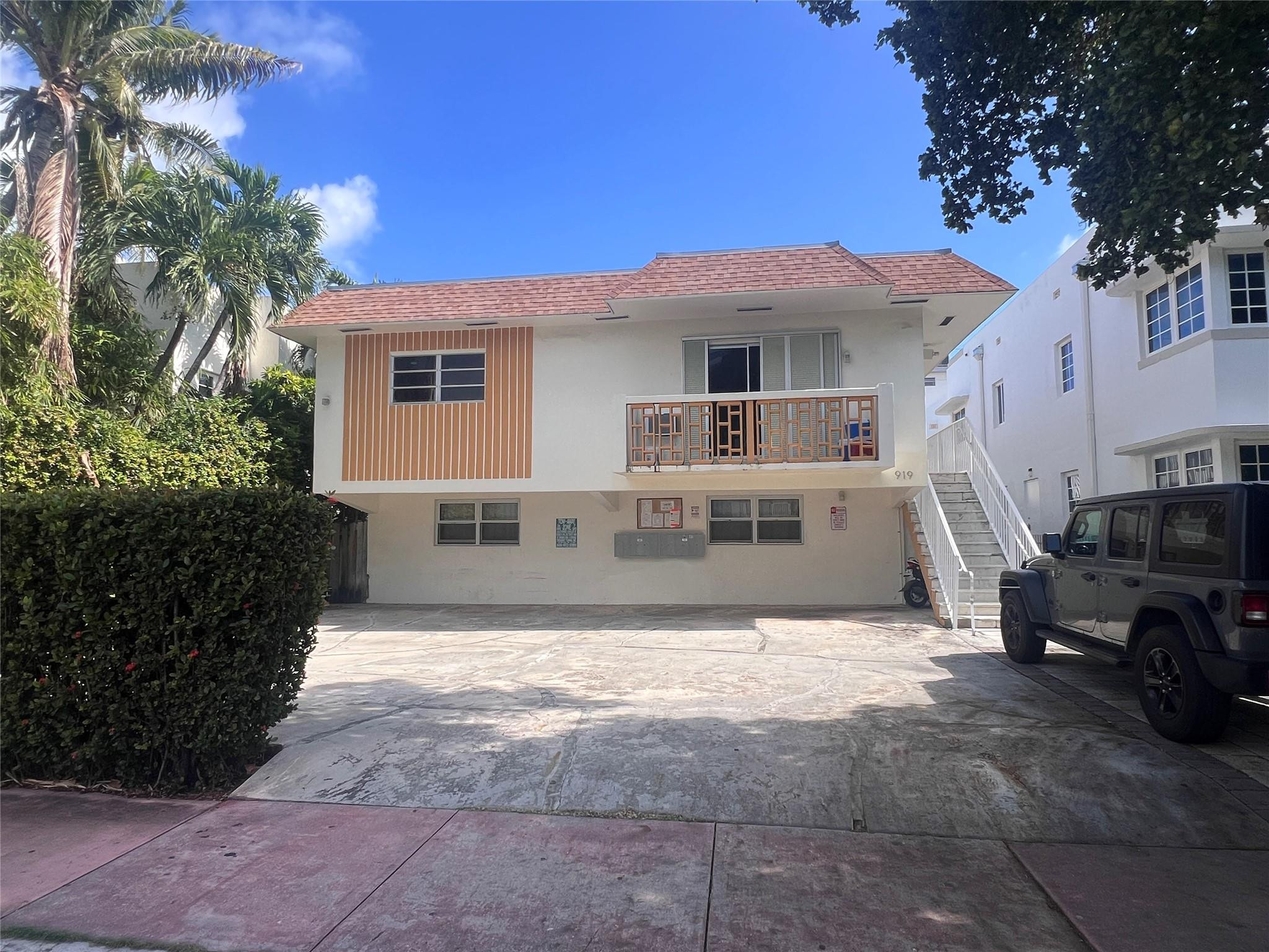 Foto de propiedad en 919 Michigan Avenue 3, Miami Beach, FL 33139 Miami Beach con MLS# 