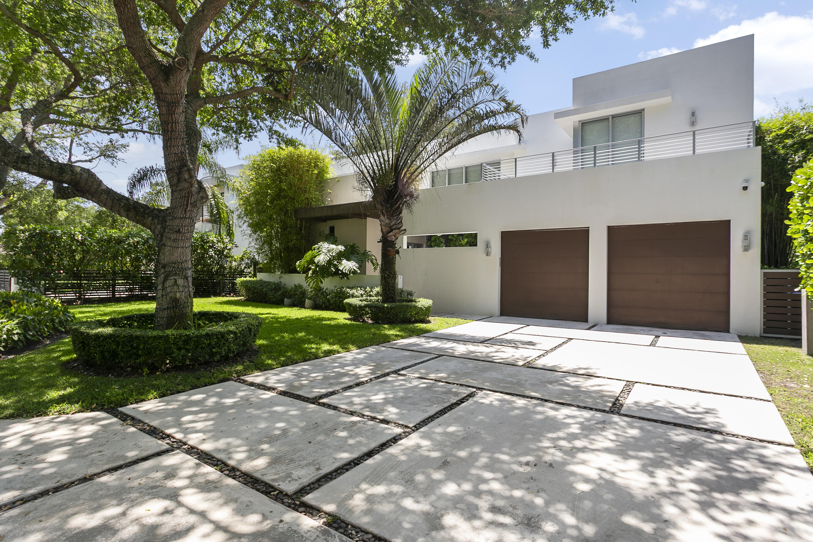 Foto de propiedad en 7700 SW 53rd Court, Miami, FL 33143 Miami con MLS# 
