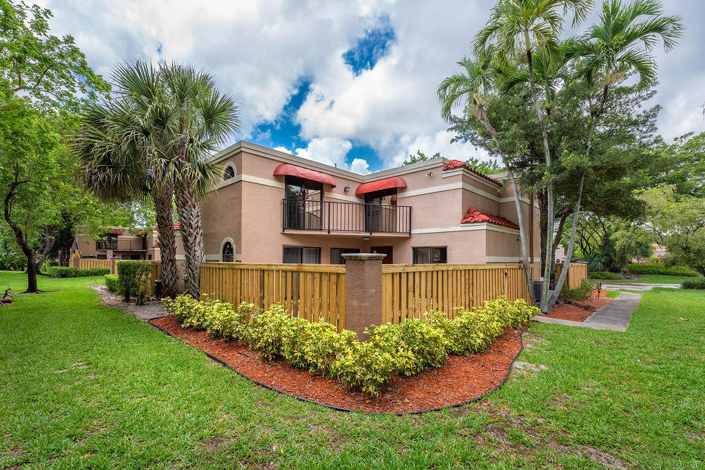 Foto de propiedad en 8050 Severn Drive C, Boca Raton, FL 33433 Boca Raton con MLS# 
