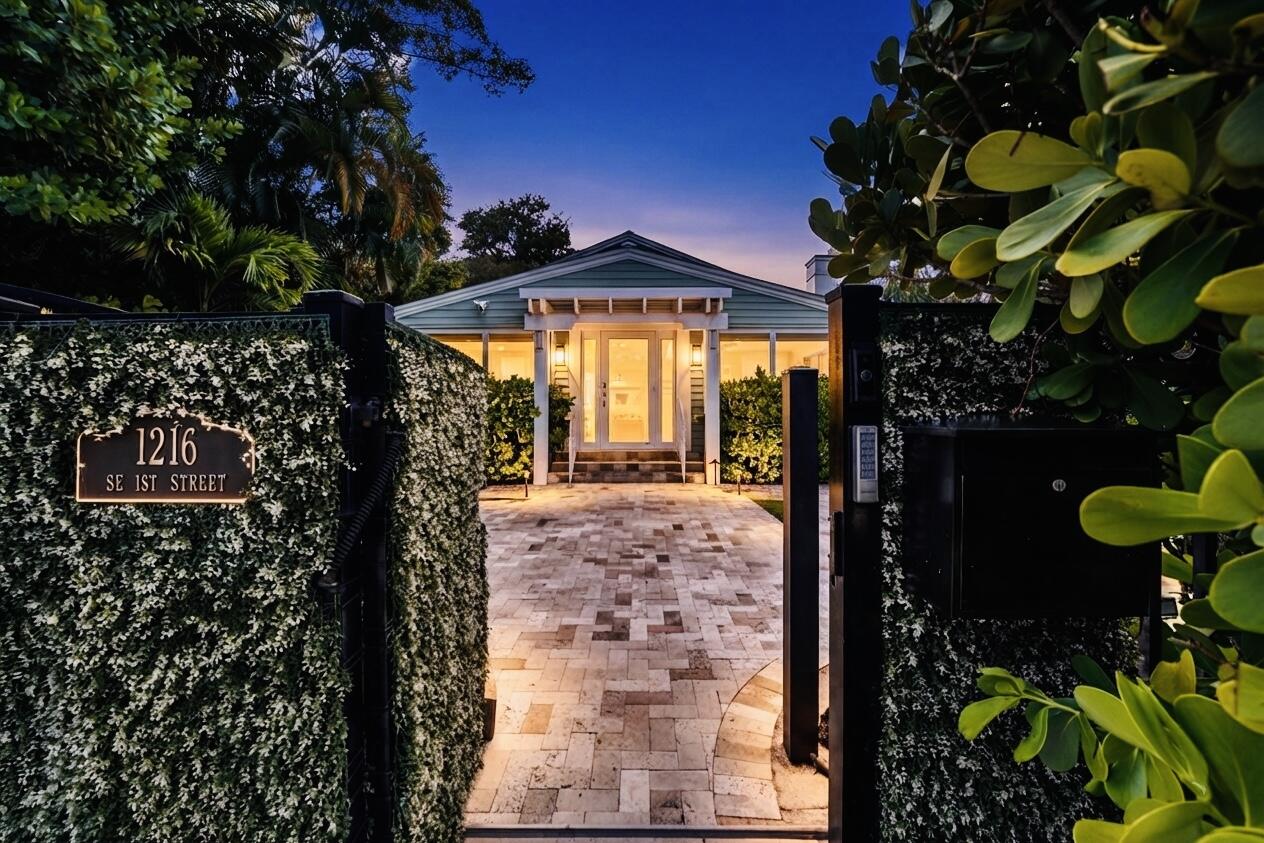 Foto de propiedad en 1216 SE 1st Street, Fort Lauderdale, FL 33301 Fort Lauderdale con MLS# 