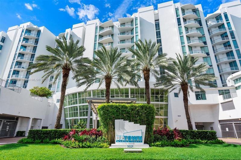 Foto de propiedad en 3029 NE 188th Street, Aventura, FL 33180 Aventura con MLS# 