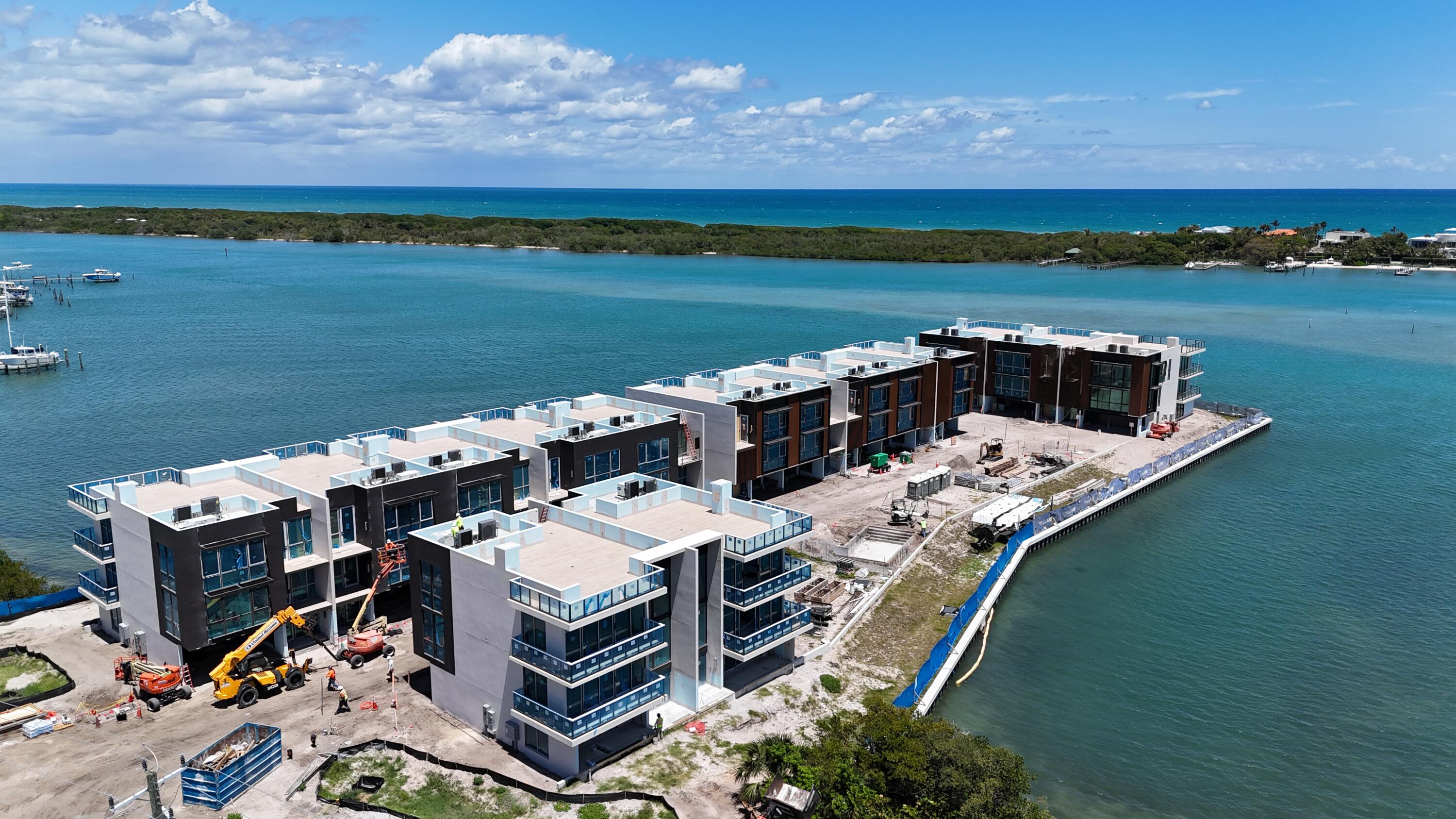 Foto de propiedad en 12450 SE Crystal Cove Place 13, Jupiter, FL 33469 Jupiter con MLS# 