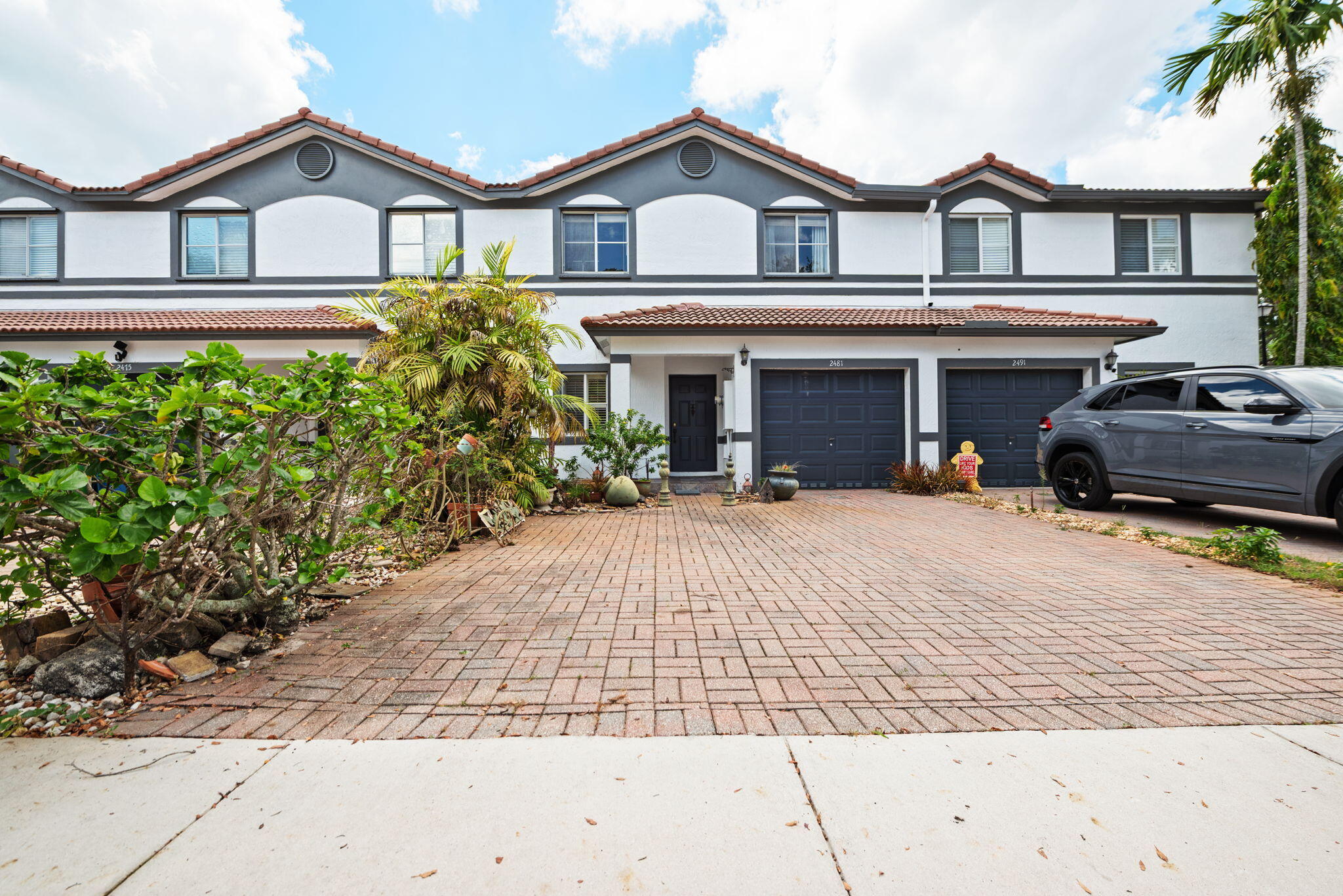 Foto de propiedad en 2481 NW 98th Lane, Sunrise, FL 33322 Sunrise con MLS# 