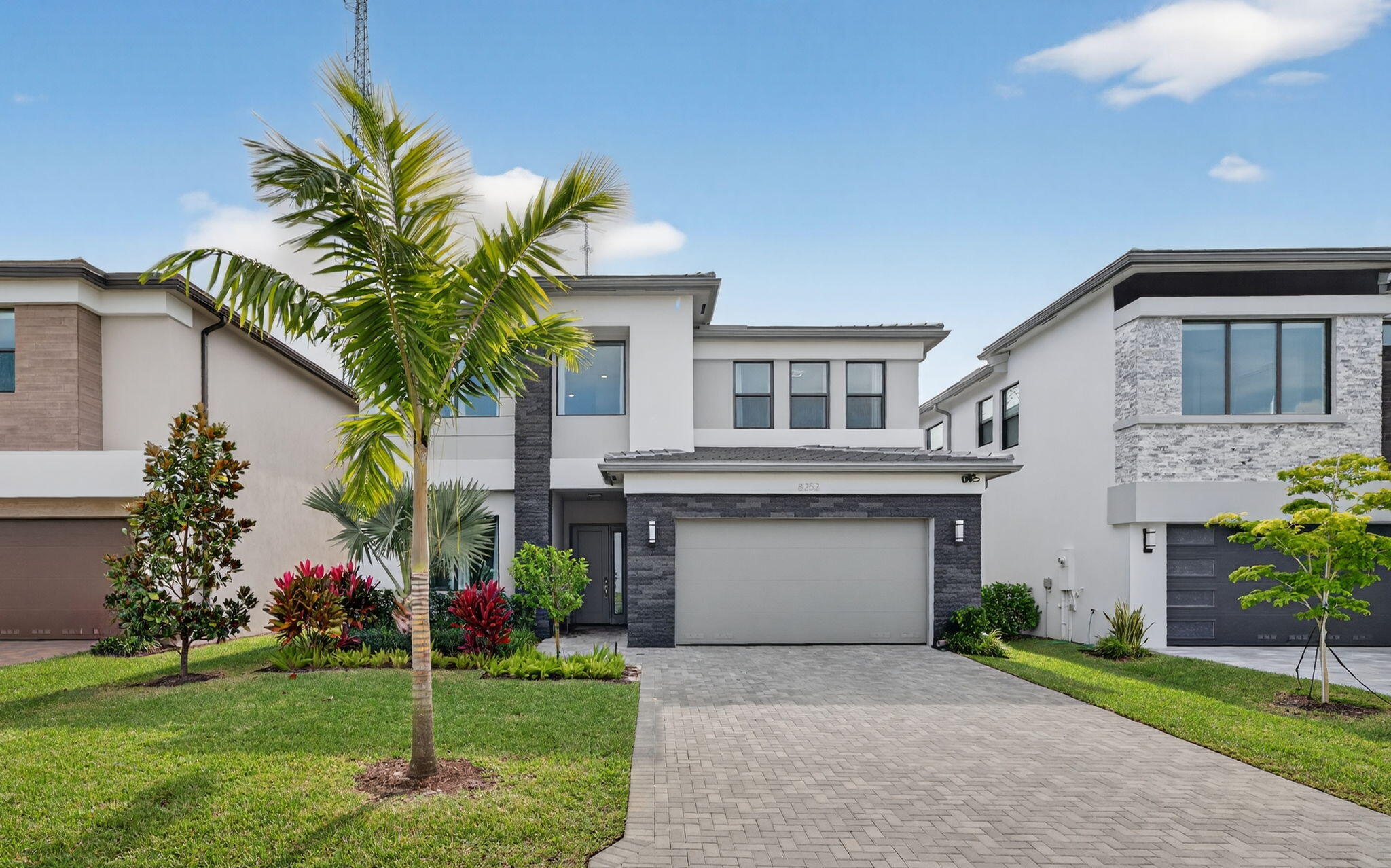 Foto de propiedad en 8252 Essex Country Club Drive, Boca Raton, FL 33434 Boca Raton con MLS# 