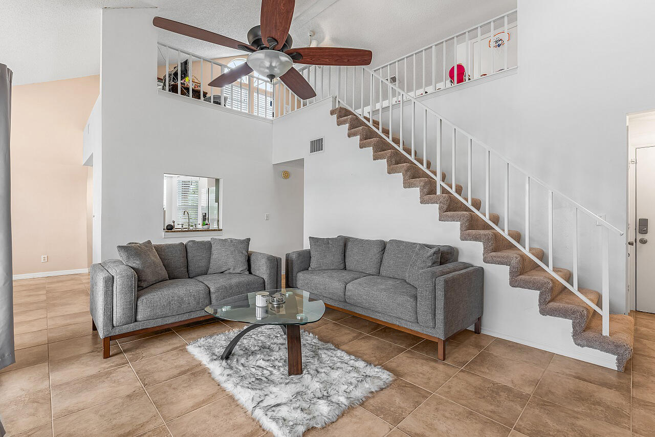 Foto de propiedad en 1965 Westminster Circle 6, Vero Beach, FL 32966 Vero Beach con MLS# 