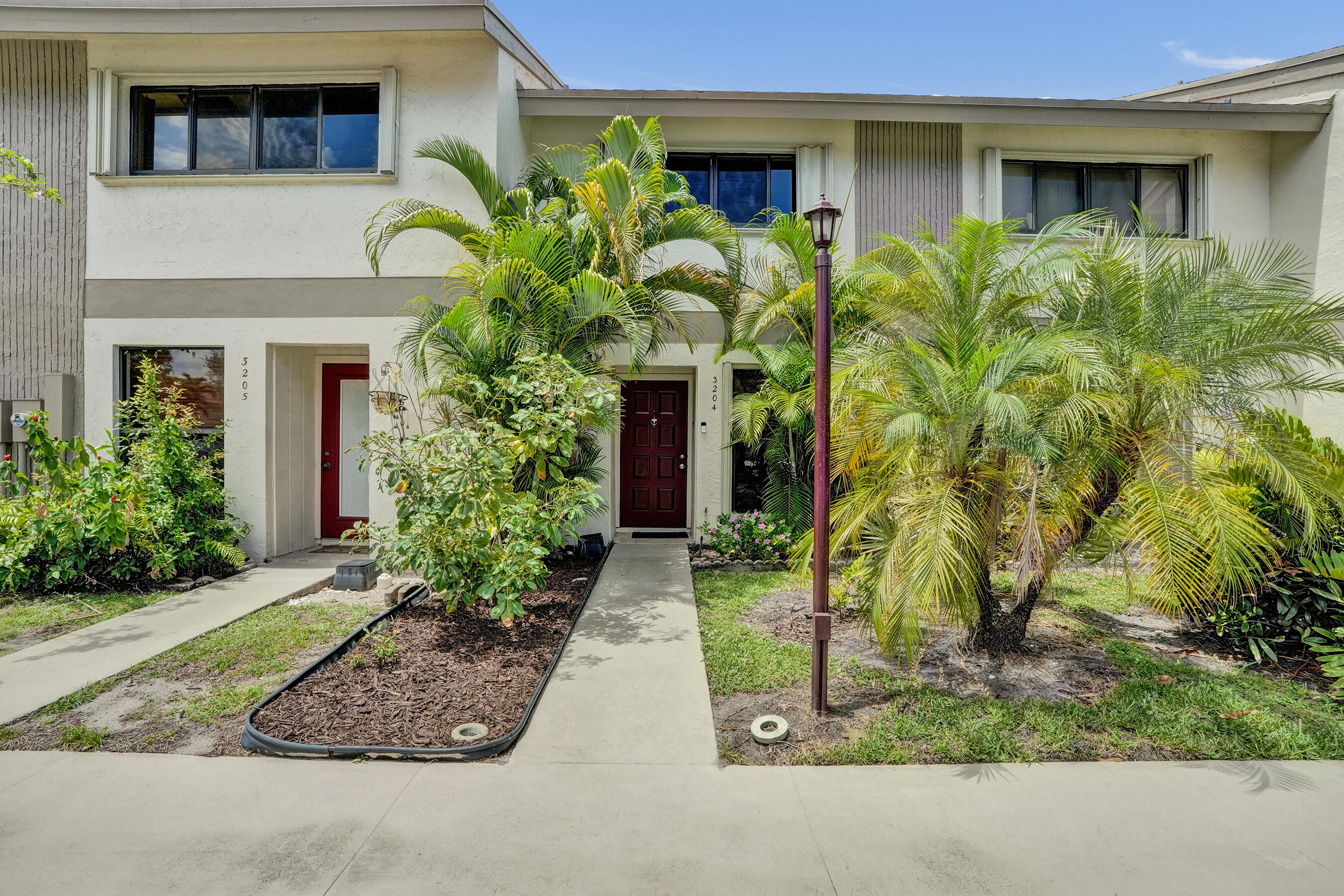 Foto de propiedad en 3028 S Oakland Forest Drive 3204, Oakland Park, FL 33309 Oakland Park con MLS# 