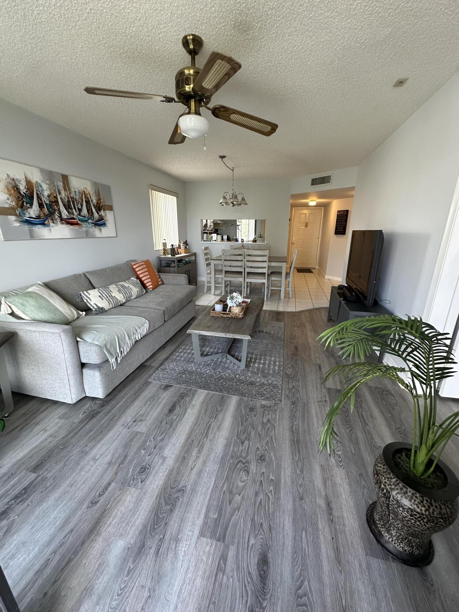 En Renta 3138 Via Poinciana 317, Lake Worth, FL 33467, Lake Worth, FL 33467
