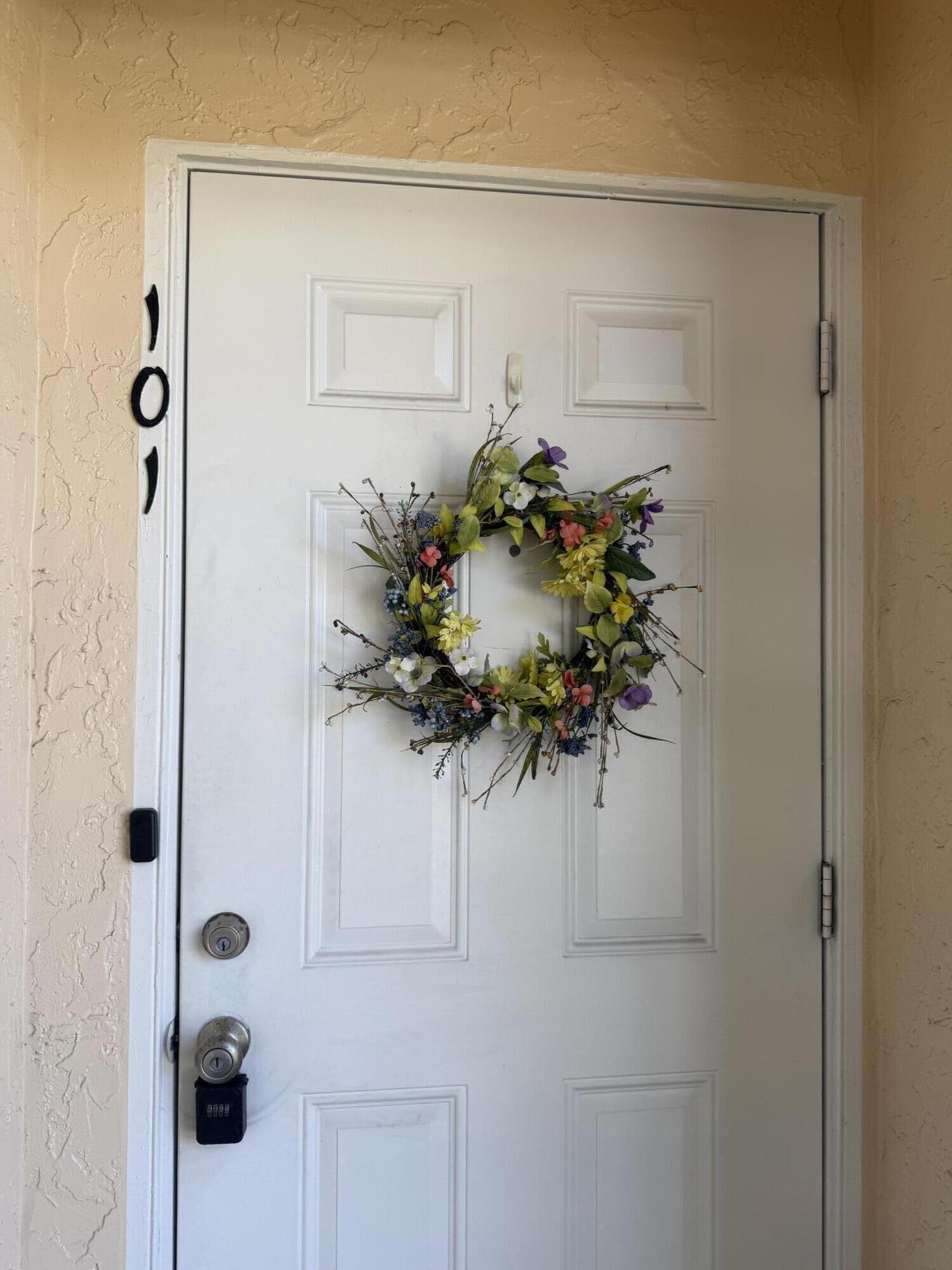 Foto de propiedad en 1360 NW 19th Terrace 101, Delray Beach, FL 33445 Delray Beach con MLS# 