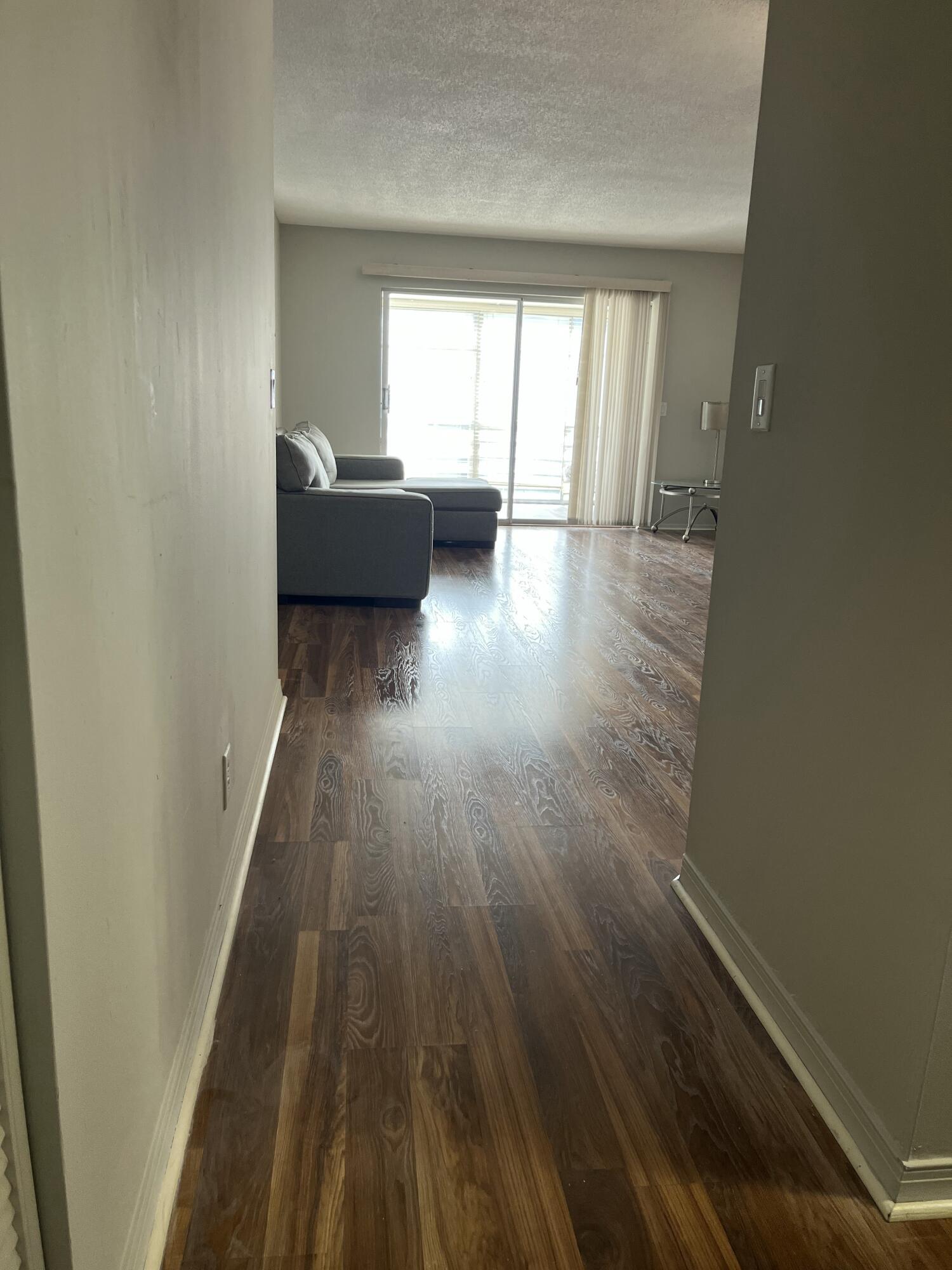 Foto de propiedad en 12002 Poinciana Boulevard 204, Royal Palm Beach, FL 33411 Royal Palm Beach con MLS# 