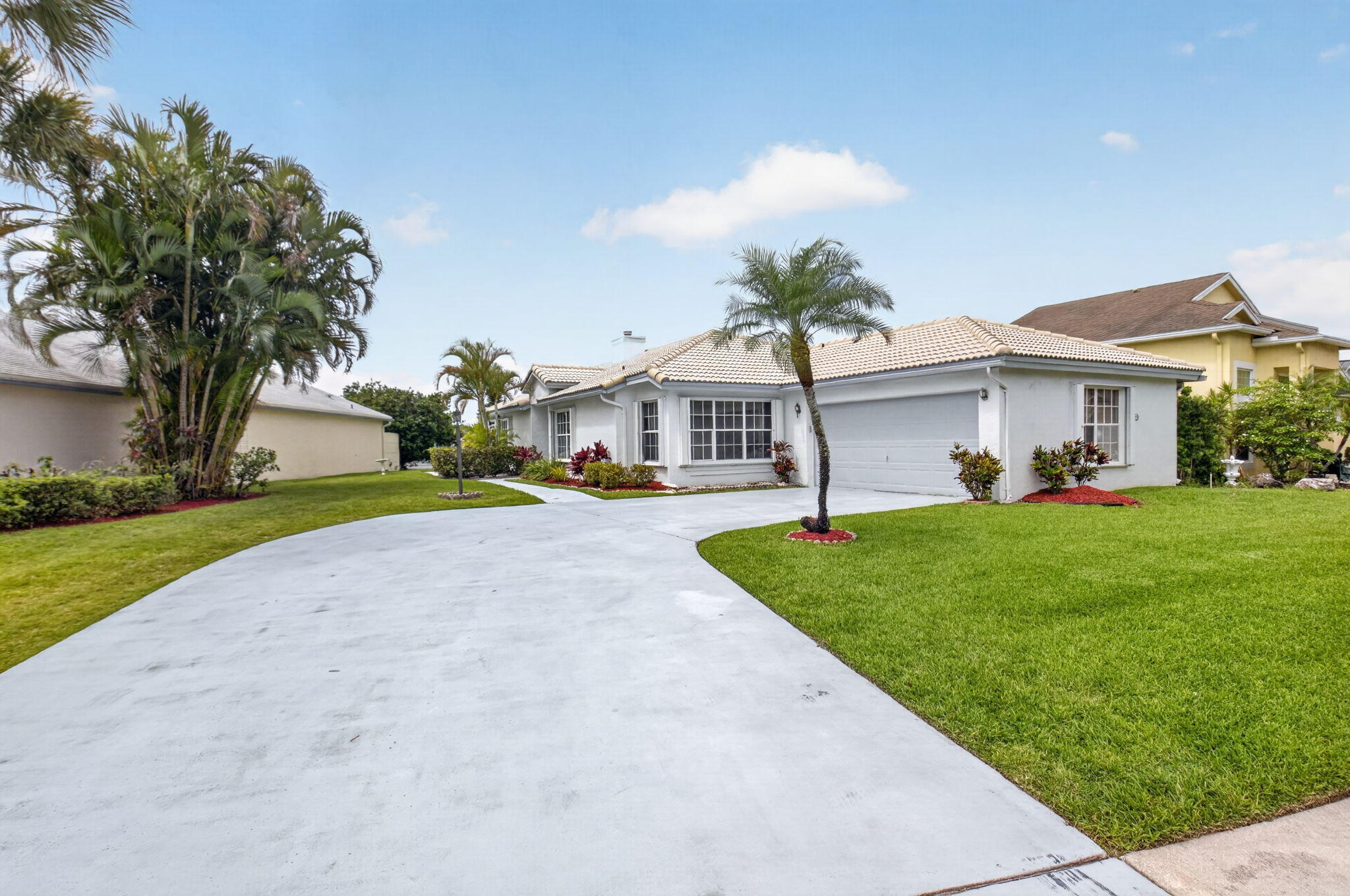 Foto de propiedad en 6413 Lansdowne Circle, Boynton Beach, FL 33472 Boynton Beach con MLS# 