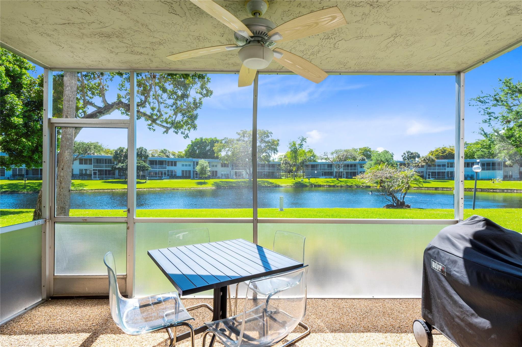 Foto de propiedad en 4240 Oaks Terrace 105, Pompano Beach, FL 33069 Pompano Beach con MLS# 