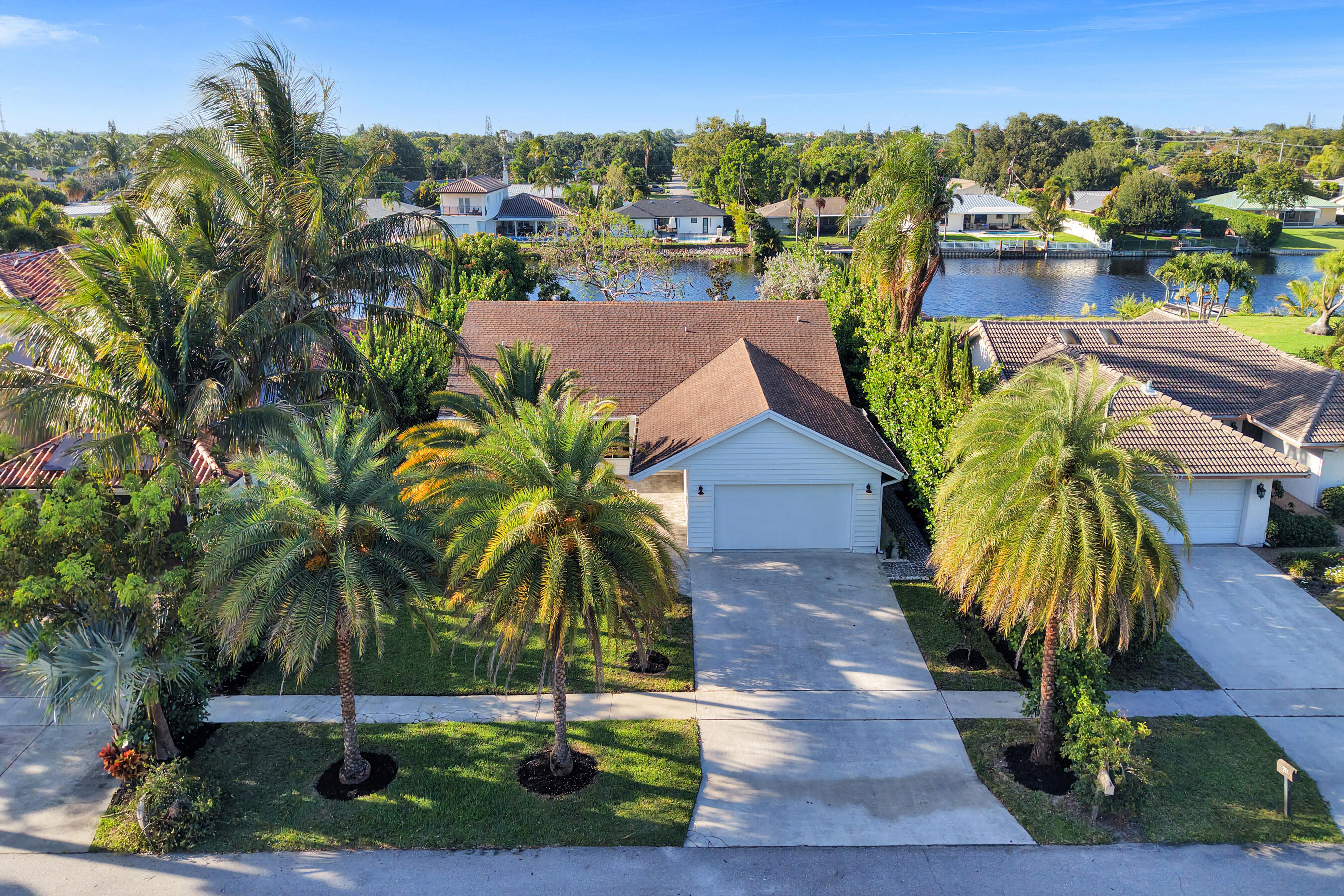 Foto de propiedad en 271 Oregon Lane, Boca Raton, FL 33487 Boca Raton con MLS# 