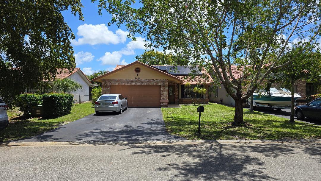 Foto de propiedad en 2499 NW 92nd Avenue, Coral Springs, FL 33065 Coral Springs con MLS# 