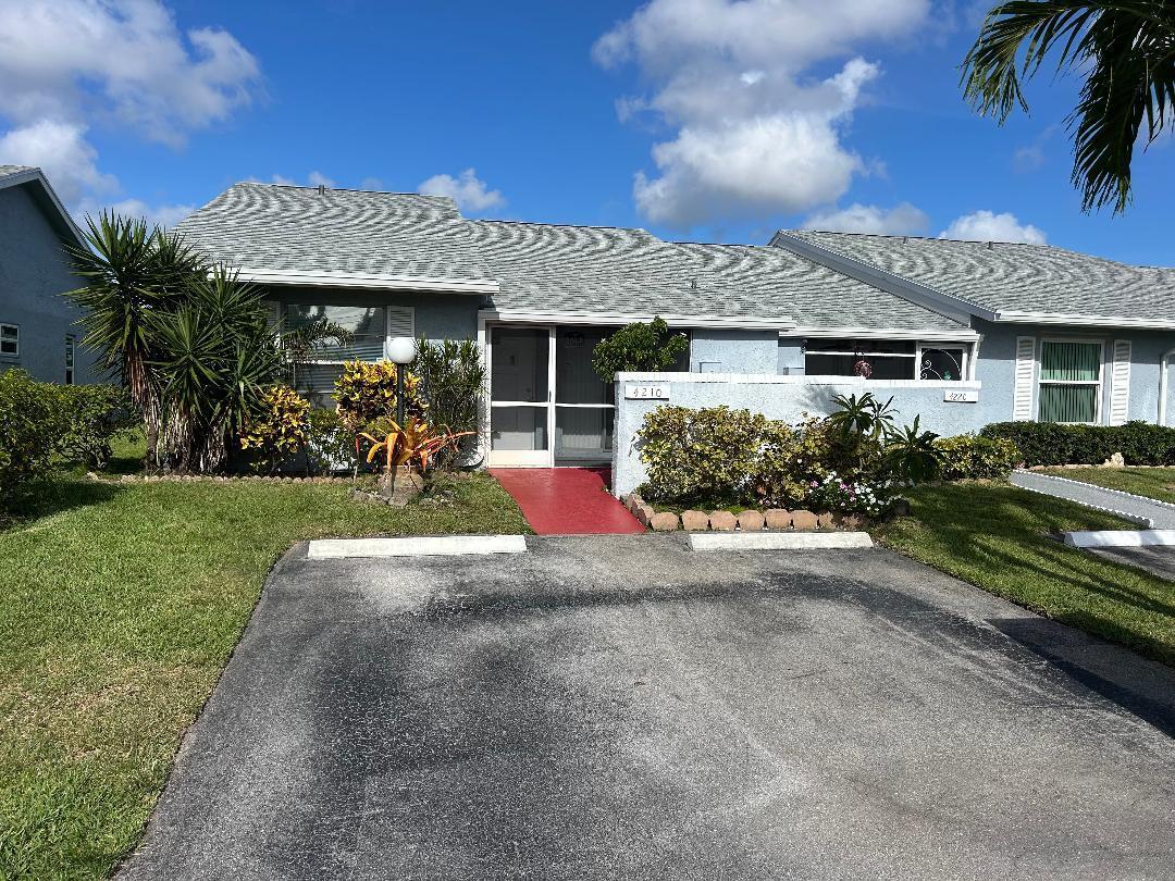 Foto de propiedad en 4210 Lucerne Villas Lane, Lake Worth, FL 33467 Lake Worth con MLS# 
