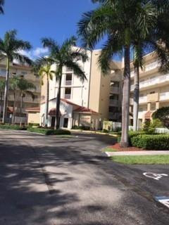 Foto de propiedad en 10720 NW 66th Street 412, Doral, FL 33178 Doral con MLS# 