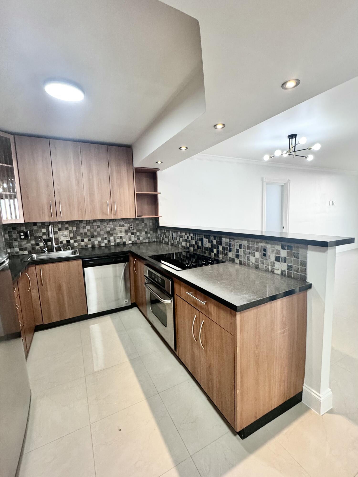 Foto de propiedad en 600 Three Islands Boulevard 1108, Hallandale Beach, FL 33009 Hallandale Beach con MLS# 
