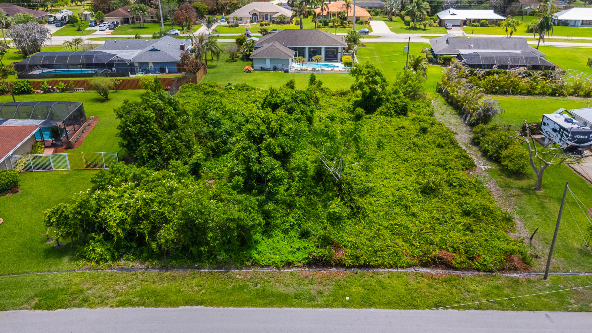 Foto de propiedad en 2012 SE Giffen Avenue, Port St. Lucie, FL 34952 Port St. Lucie con MLS# 