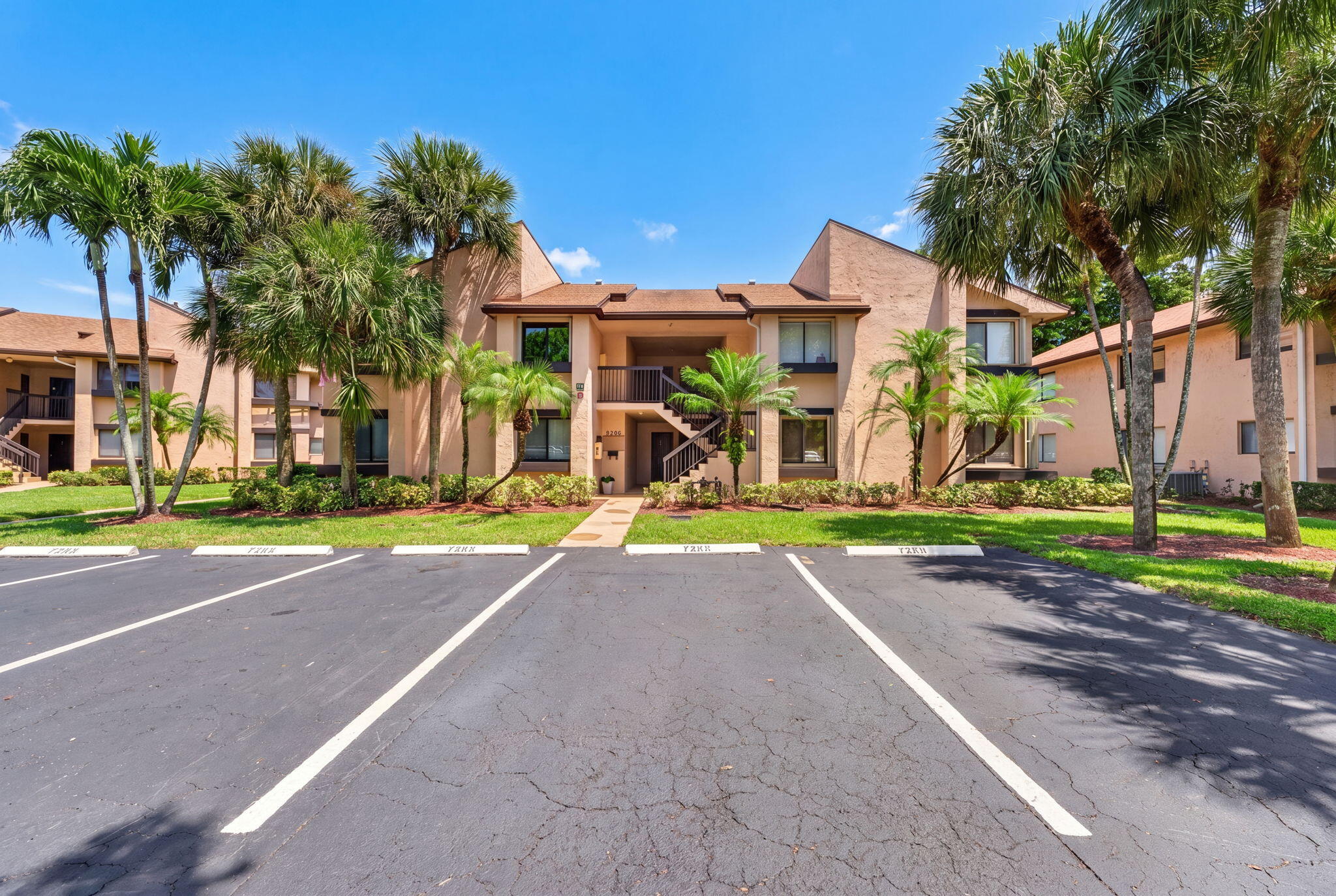 Foto de propiedad en 2240 SW 92nd Terrace 2402, Davie, FL 33324 Davie con MLS# 