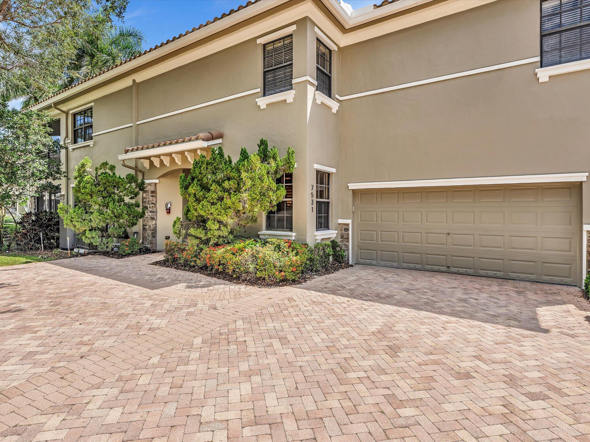 Foto de propiedad en 7531 Old Thyme Court, Parkland, FL 33076 Parkland con MLS# 