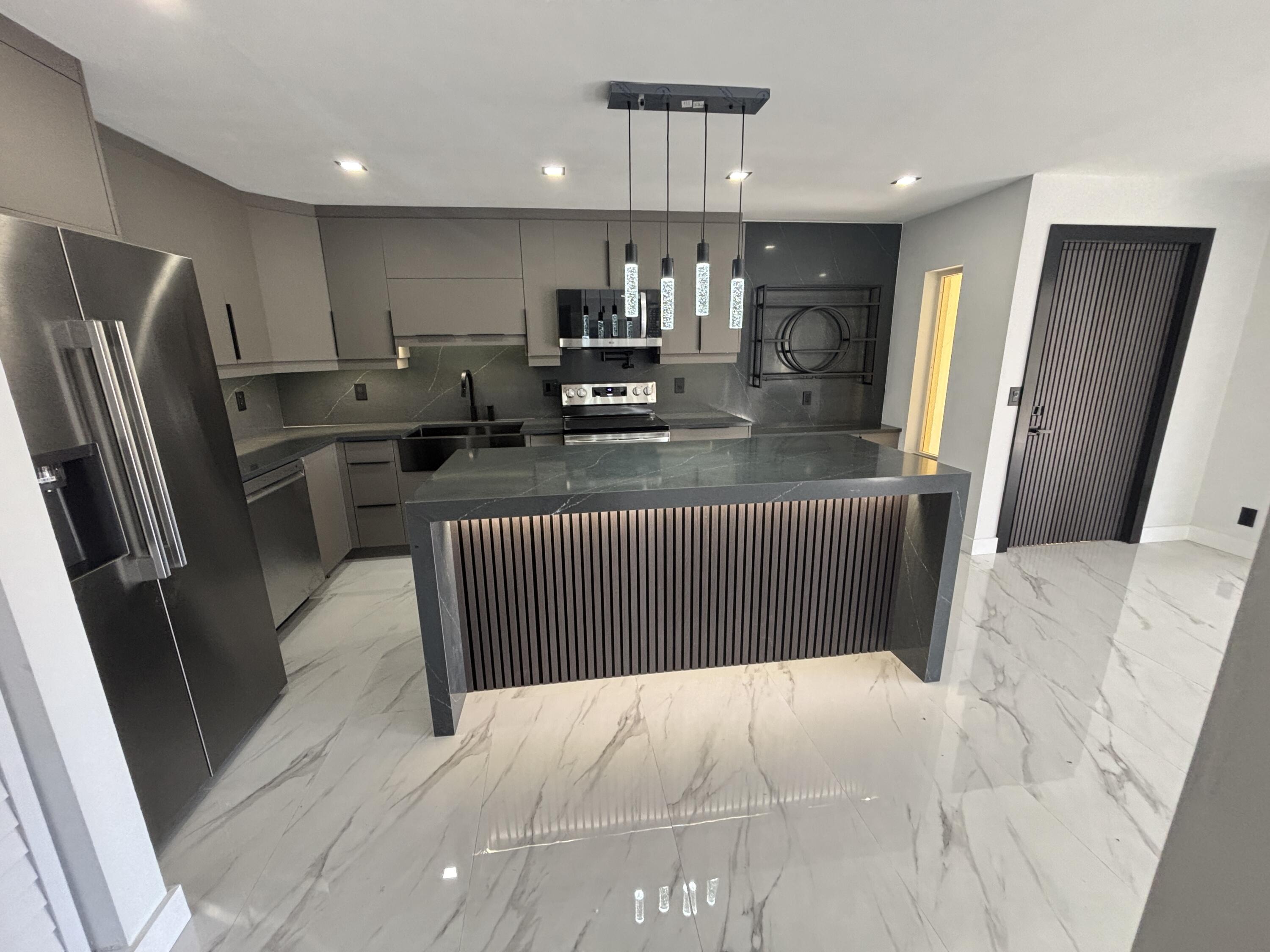 Foto de propiedad en 4695 Sable Pine Circle C2, West Palm Beach, FL 33417 West Palm Beach con MLS# 