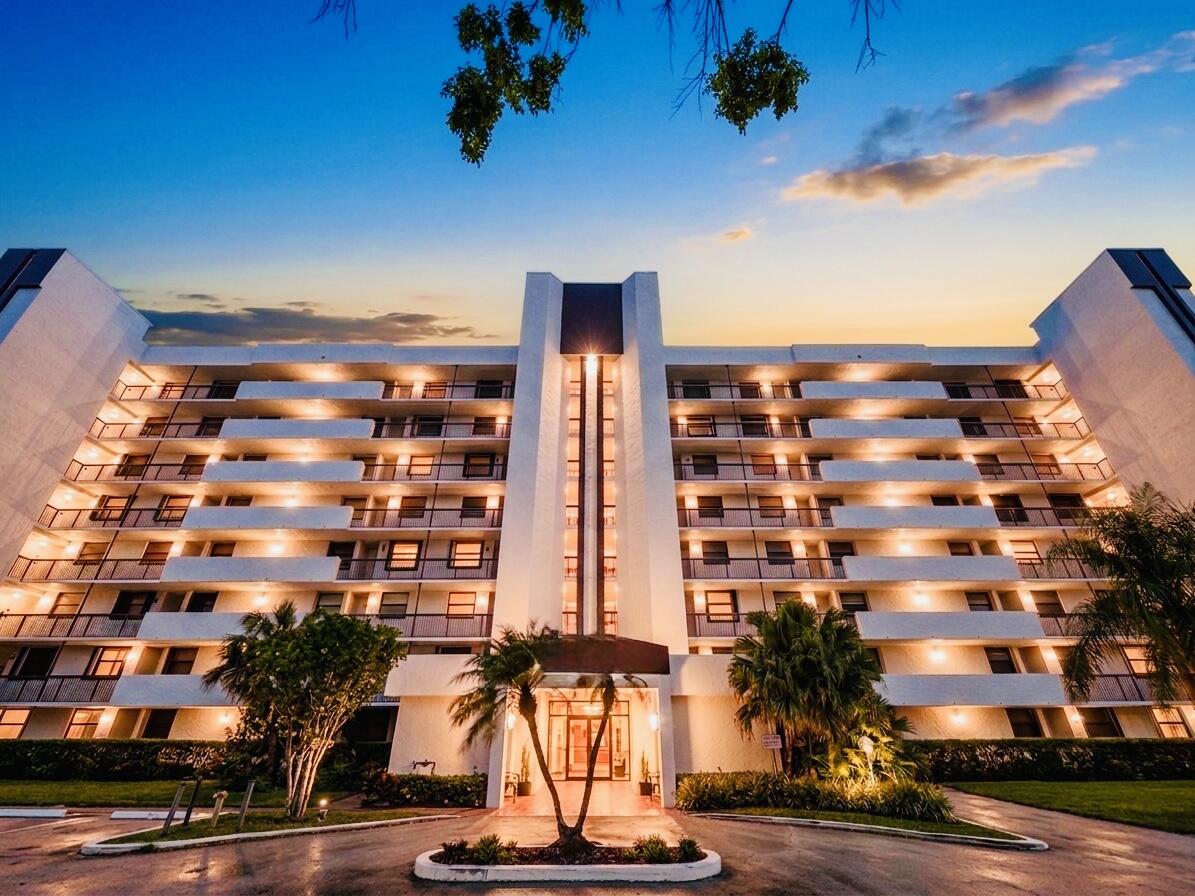 Foto de propiedad en 1266 S Military Trail 561, Deerfield Beach, FL 33442 Deerfield Beach con MLS# 