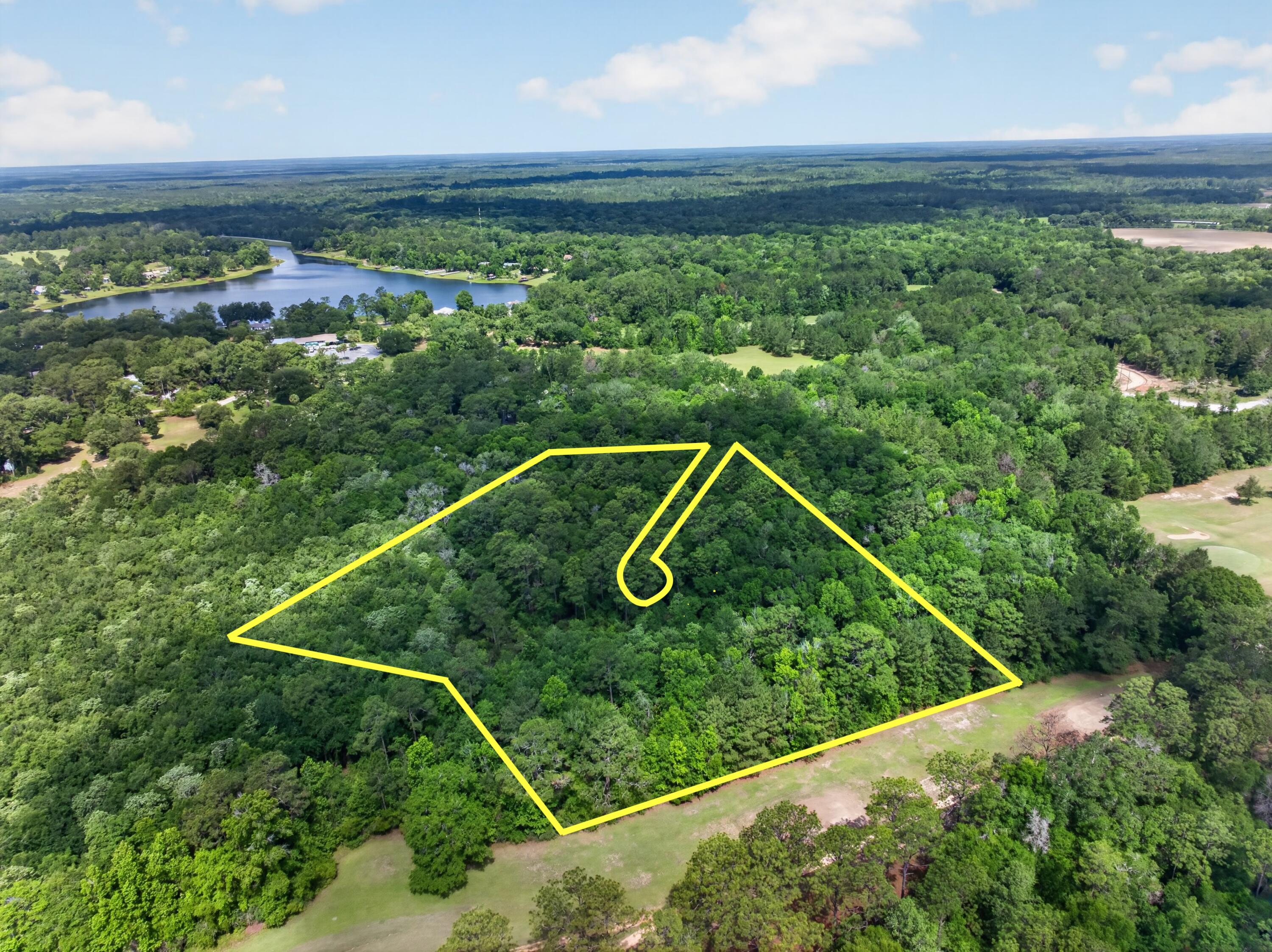 Foto de propiedad en 2744-2748 Little John Lane, Bonifay, FL 32425 Bonifay con MLS# 