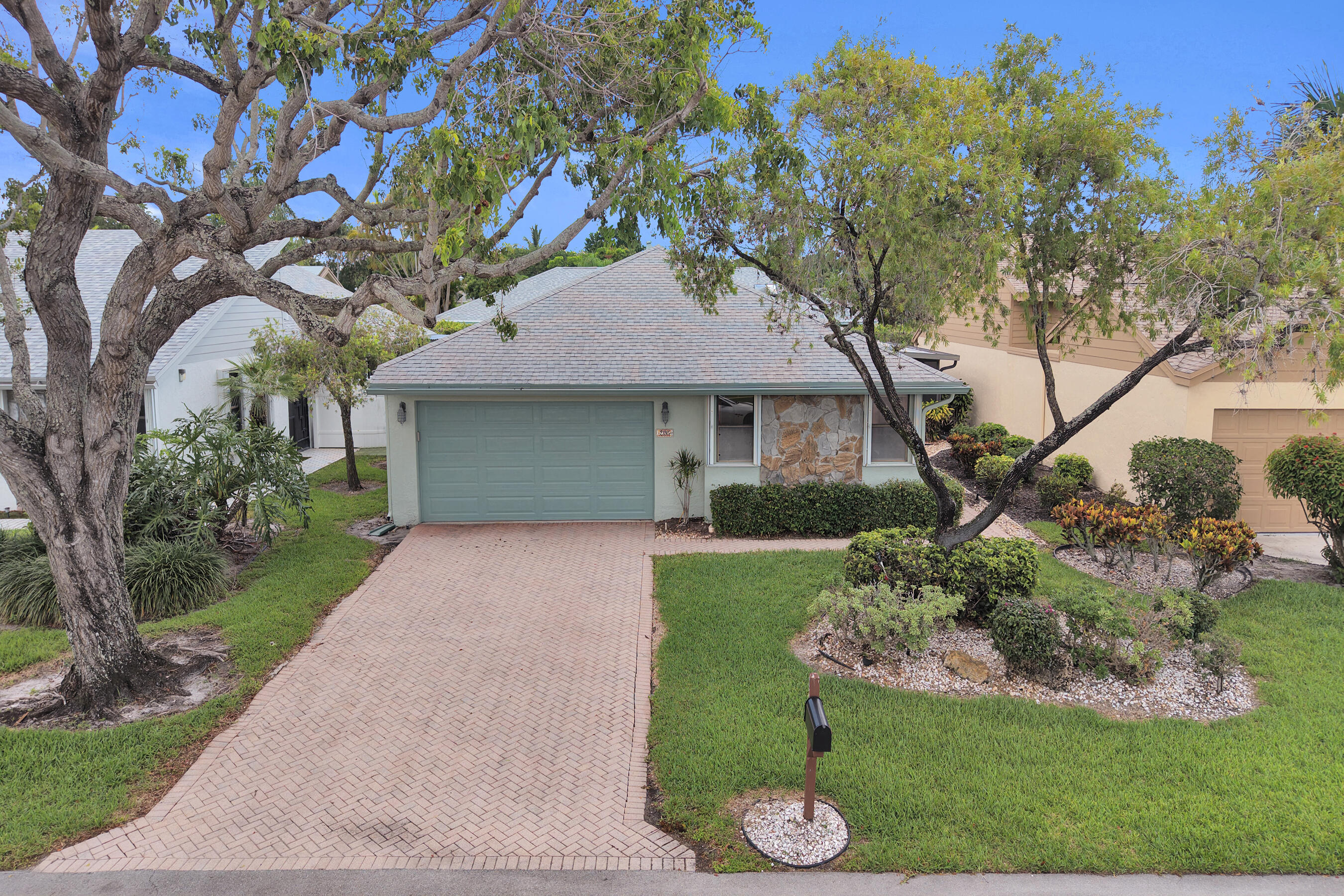 Foto de propiedad en 2395 NW 15th Street, Delray Beach, FL 33445 Delray Beach con MLS# 