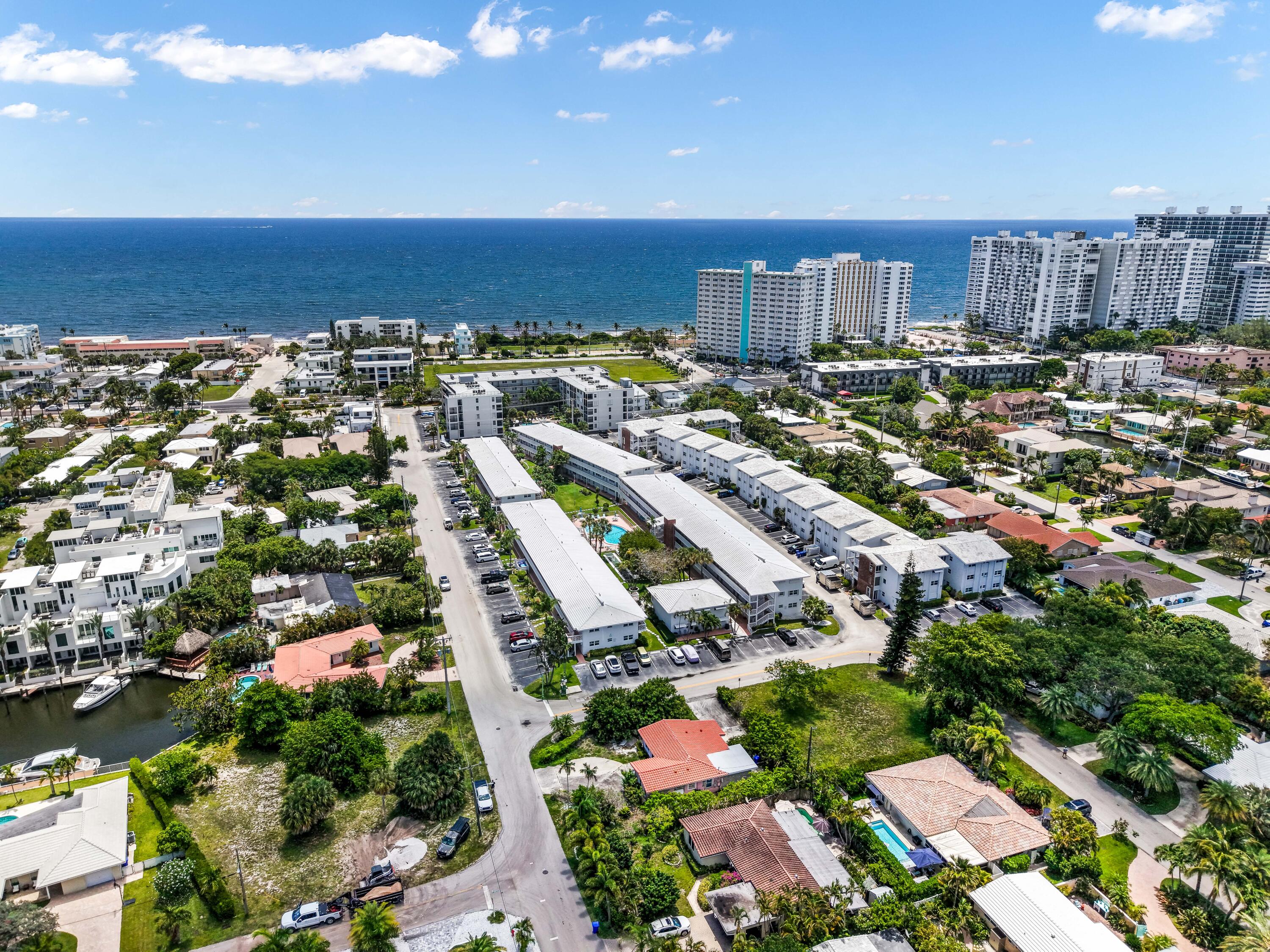 Foto de propiedad en 228 Hibiscus Avenue 233, Lauderdale-By-The-Sea, FL 33308 Lauderdale-By-The-Sea con MLS# 