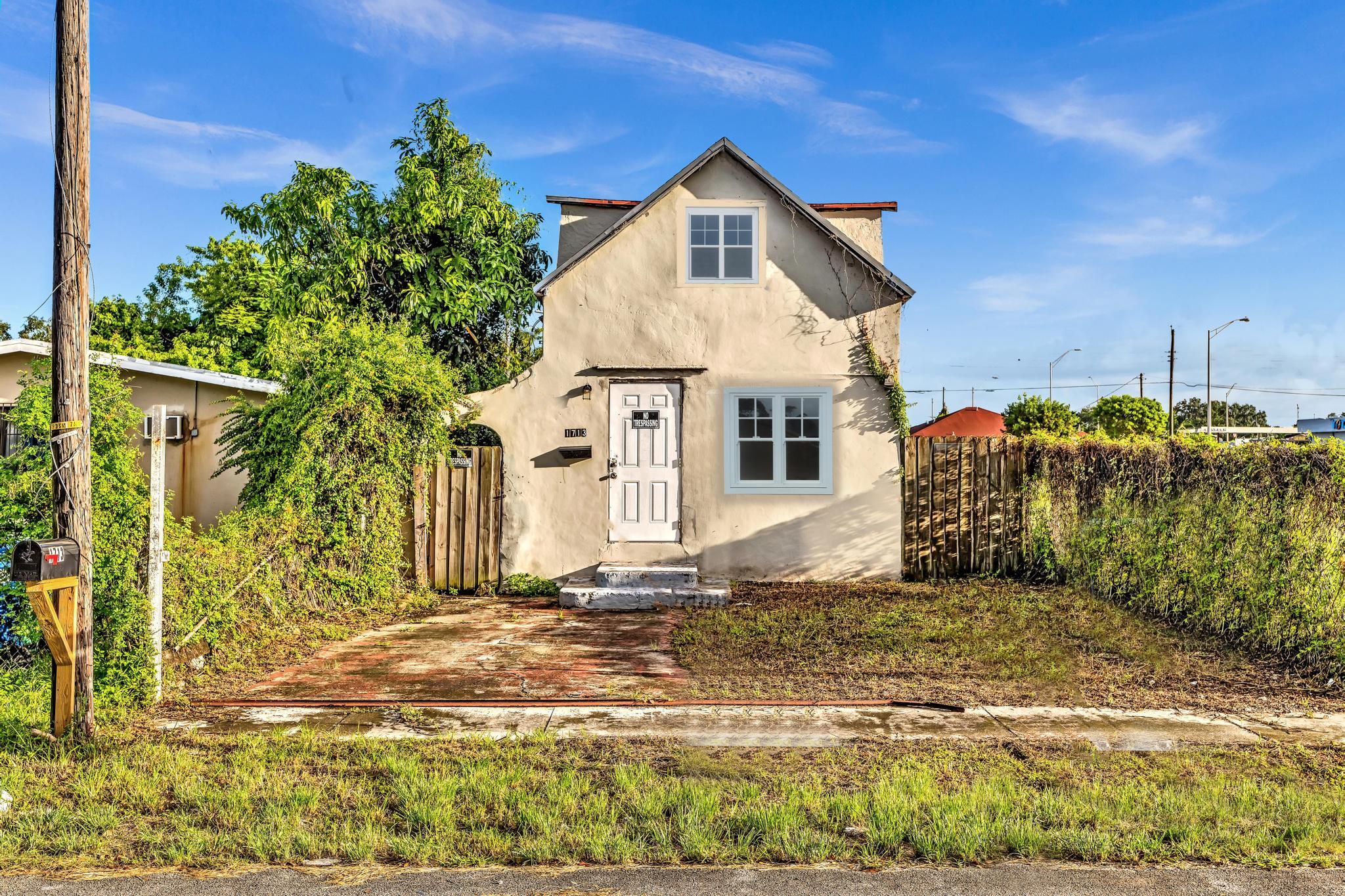 Foto de propiedad en 1713 NW 76th Terrace, Miami, FL 33147 Miami con MLS# 