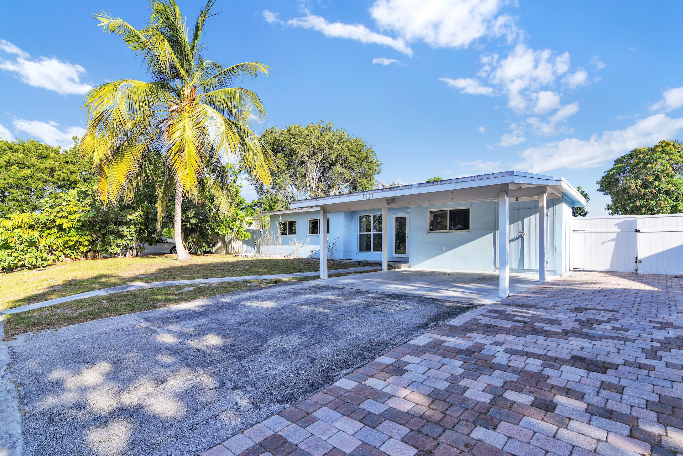 Alquilada 1821 Montague Street, Lake Worth Beach, FL 33461, Lake Worth Beach, FL 33461