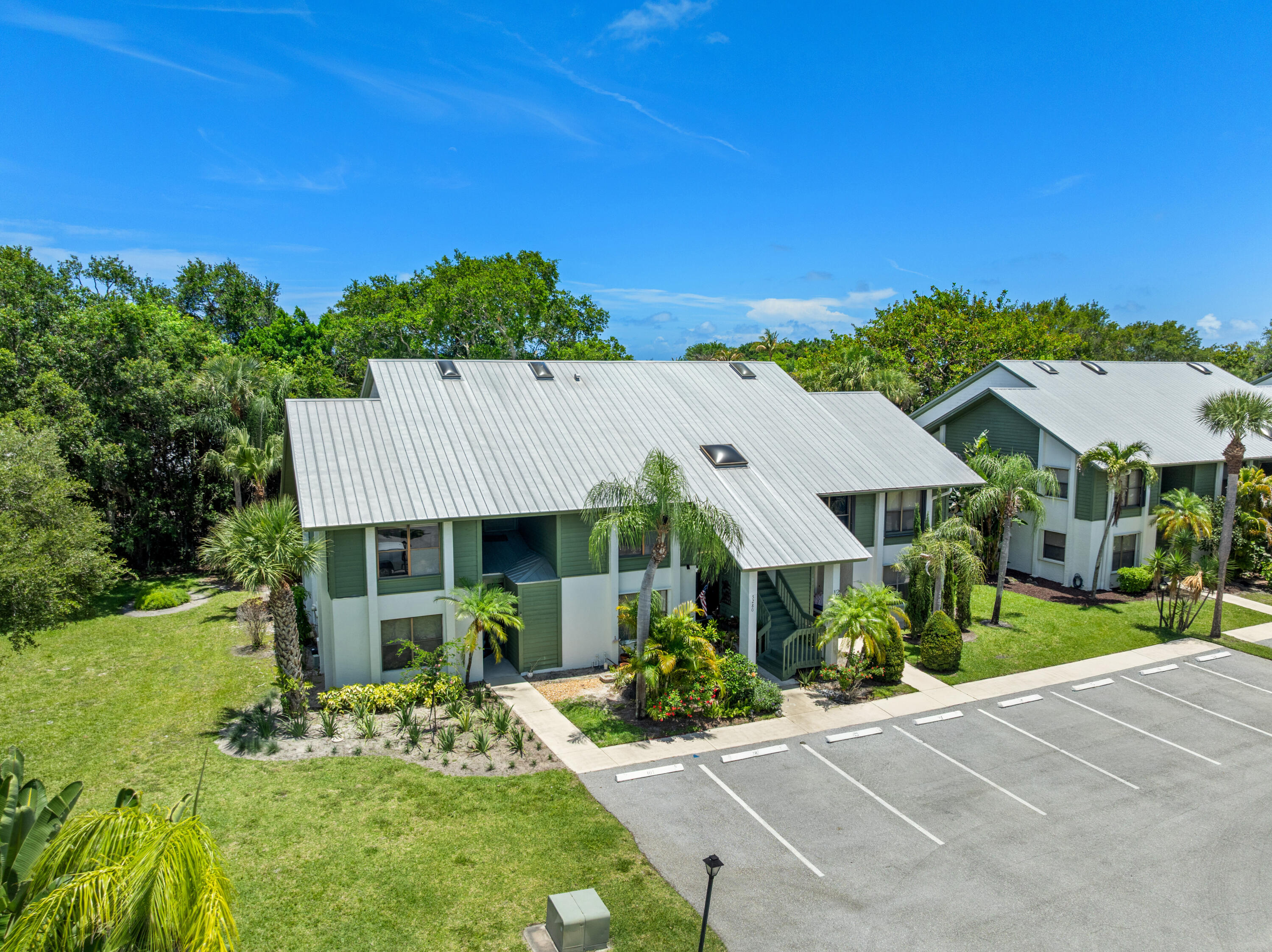 Foto de propiedad en 5280 SE Seascape Way 101, Stuart, FL 34997 Stuart con MLS# 