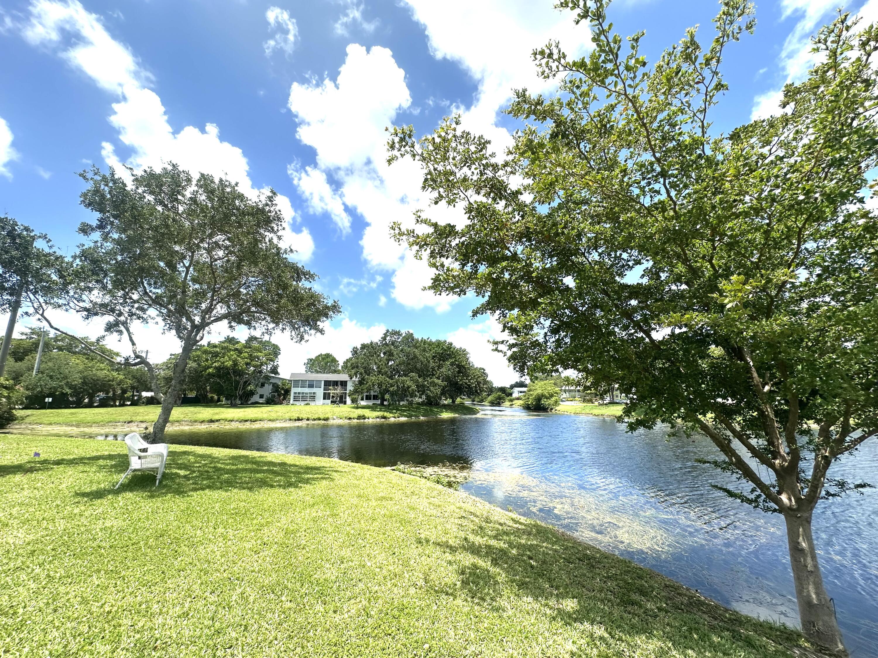 Foto de propiedad en 2060 Harwood E, Deerfield Beach, FL 33442 Deerfield Beach con MLS# 