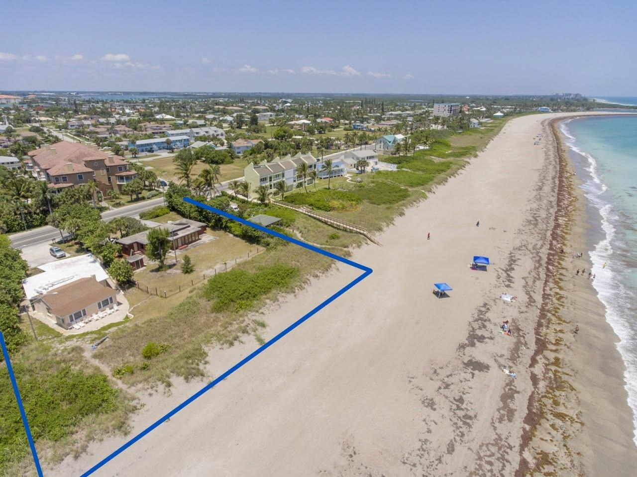 Foto de propiedad en 702-708 S Ocean Drive, Fort Pierce, FL 34949 Fort Pierce con MLS# 