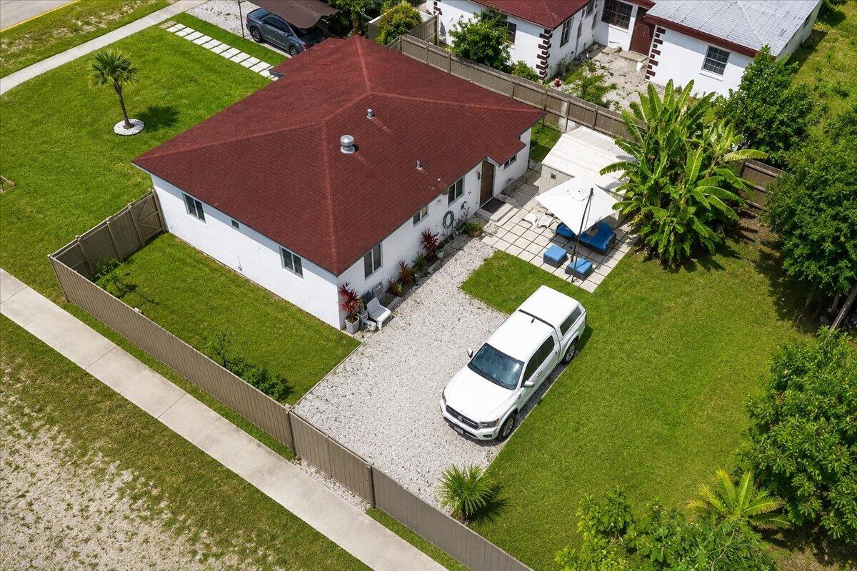 Foto de propiedad en 995 NE 156th Terrace, North Miami Beach, FL 33162 North Miami Beach con MLS# 