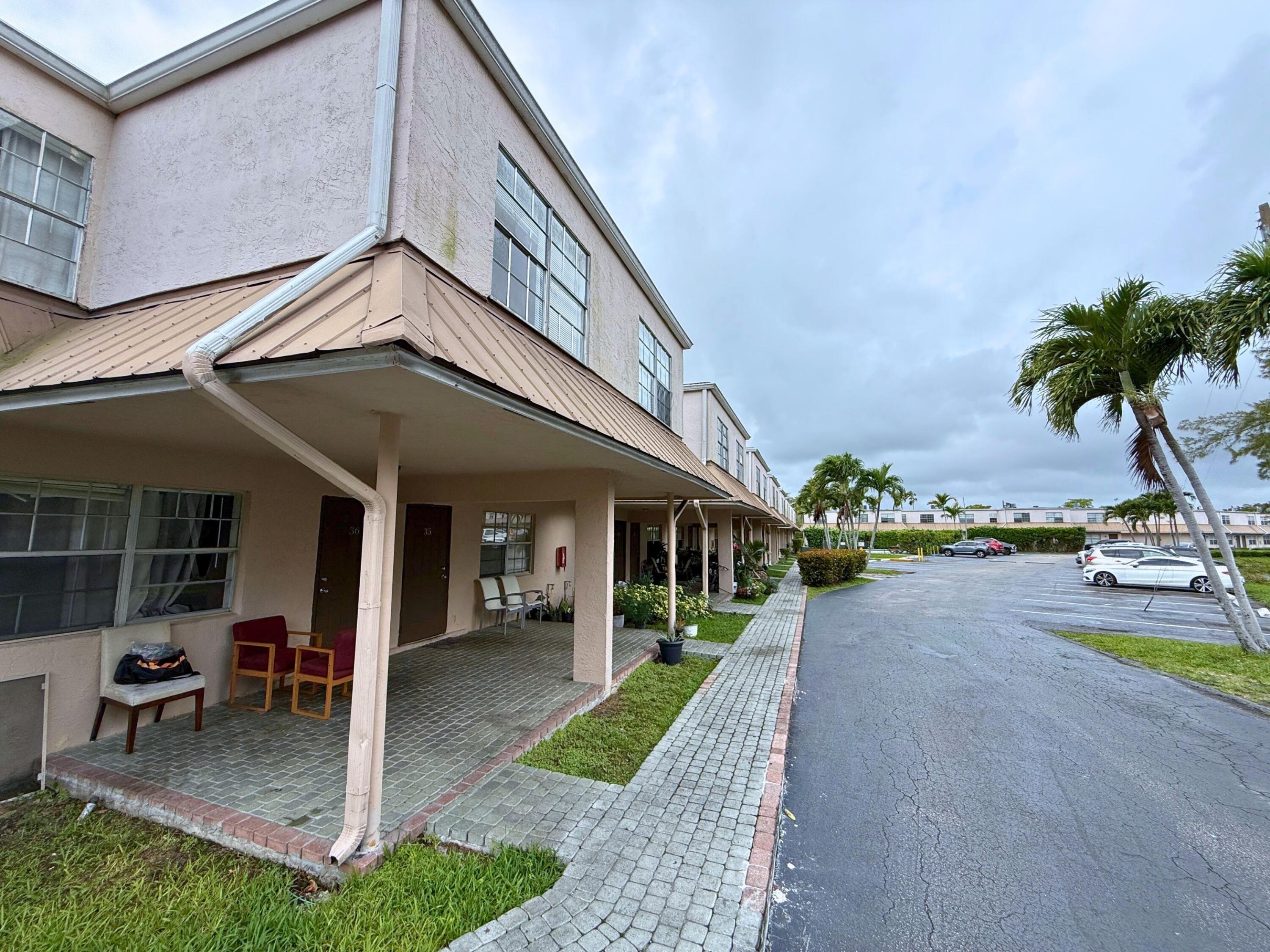 Alquilada 4100 NW 16th Avenue 31, Oakland Park, FL 33309, Oakland Park, FL 33309