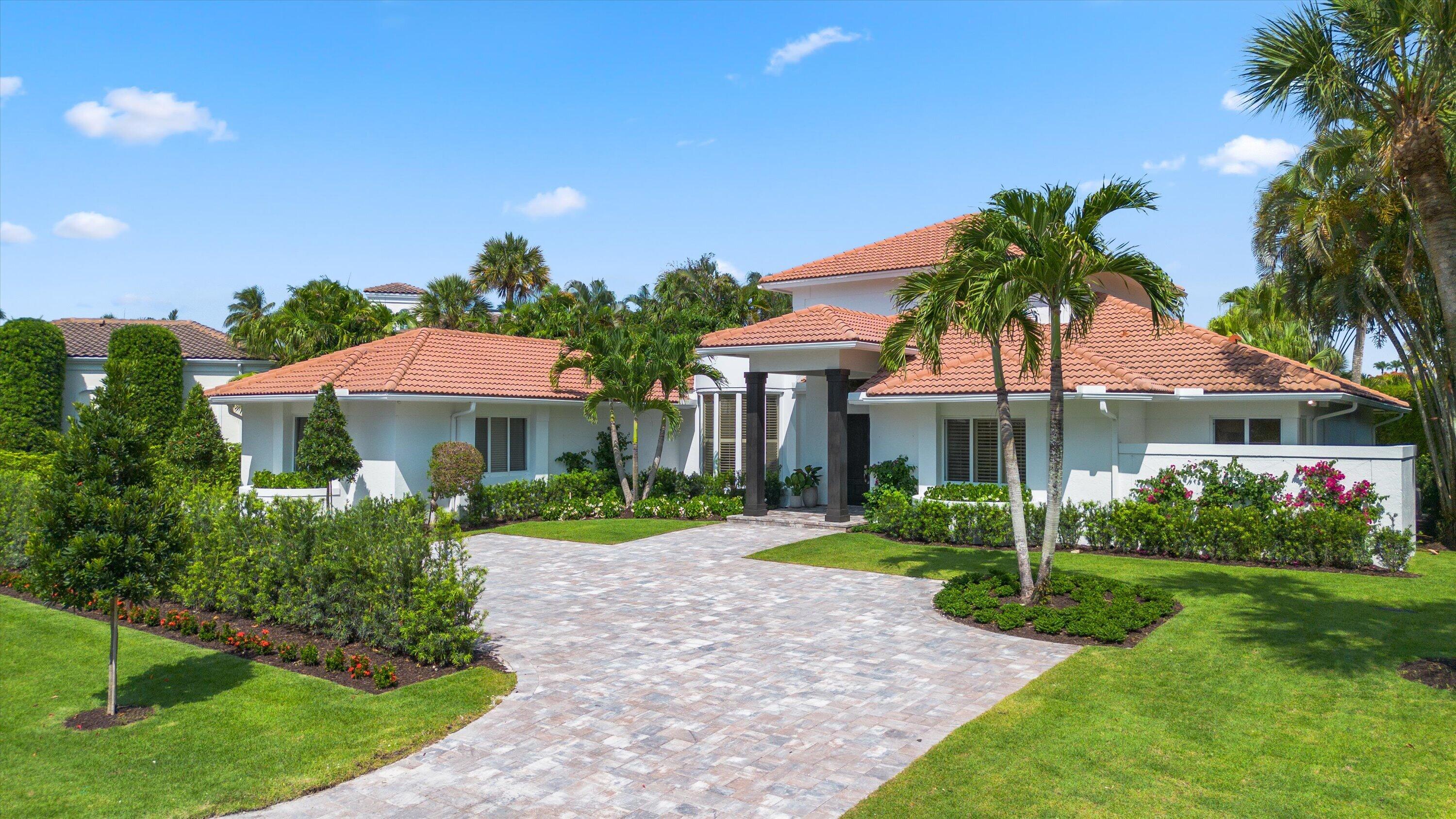 Foto de propiedad en 2432 Golf Brook Drive, Wellington, FL 33414 Wellington con MLS# 