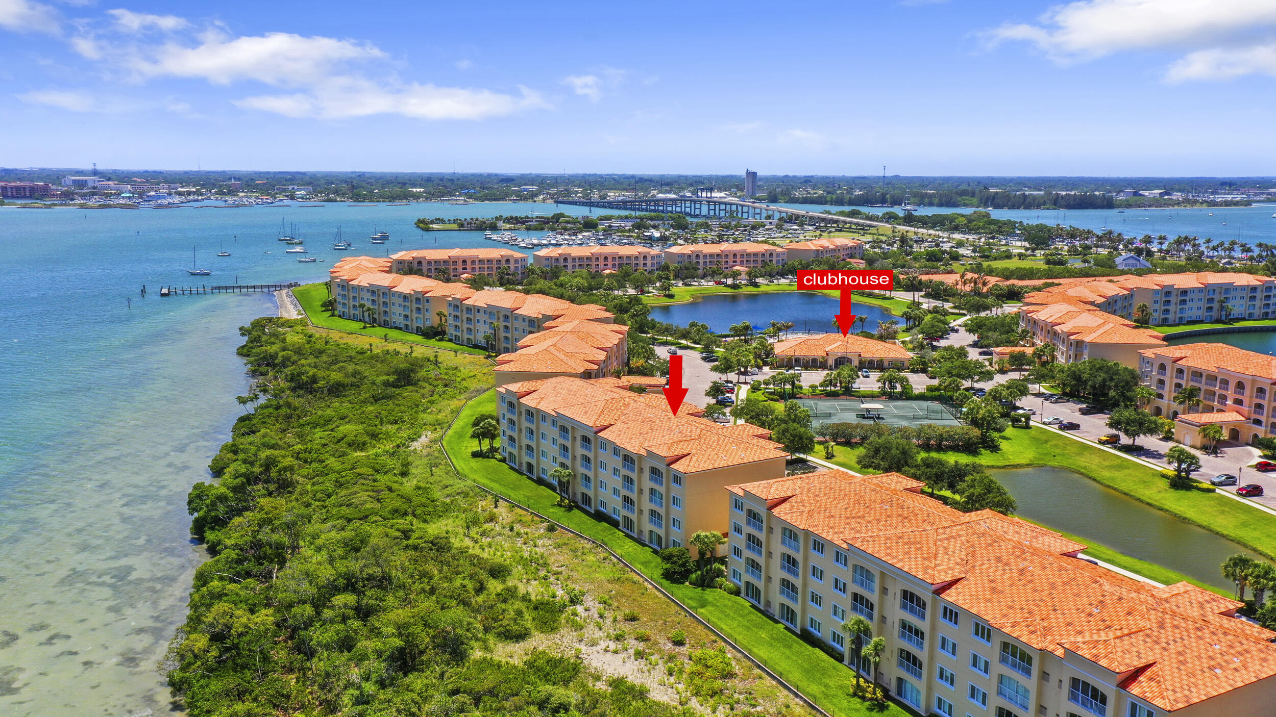 Foto de propiedad en 26 Harbour Isle Drive W Ph06, Fort Pierce, FL 34949 Fort Pierce con MLS# 