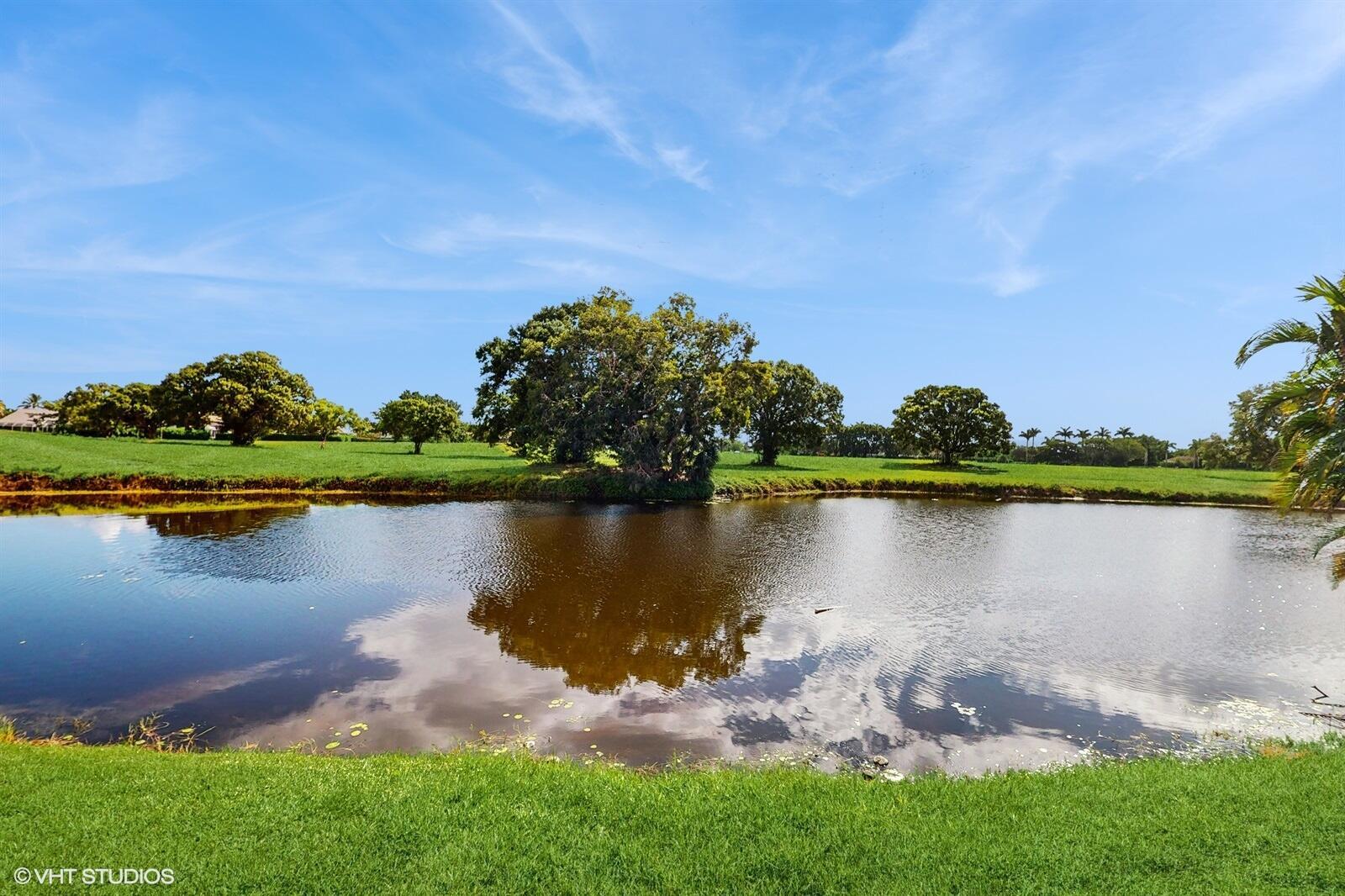 Foto de propiedad en 2690 Linkside Drive, Wellington, FL 33414 Wellington con MLS# 