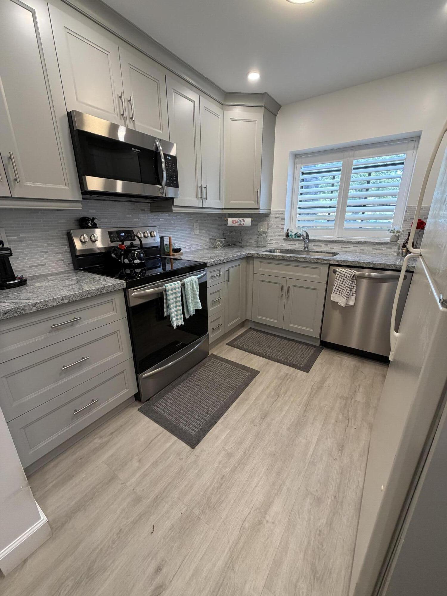 Foto de propiedad en 4737 NW 30th Street, Coconut Creek, FL 33063 Coconut Creek con MLS# 