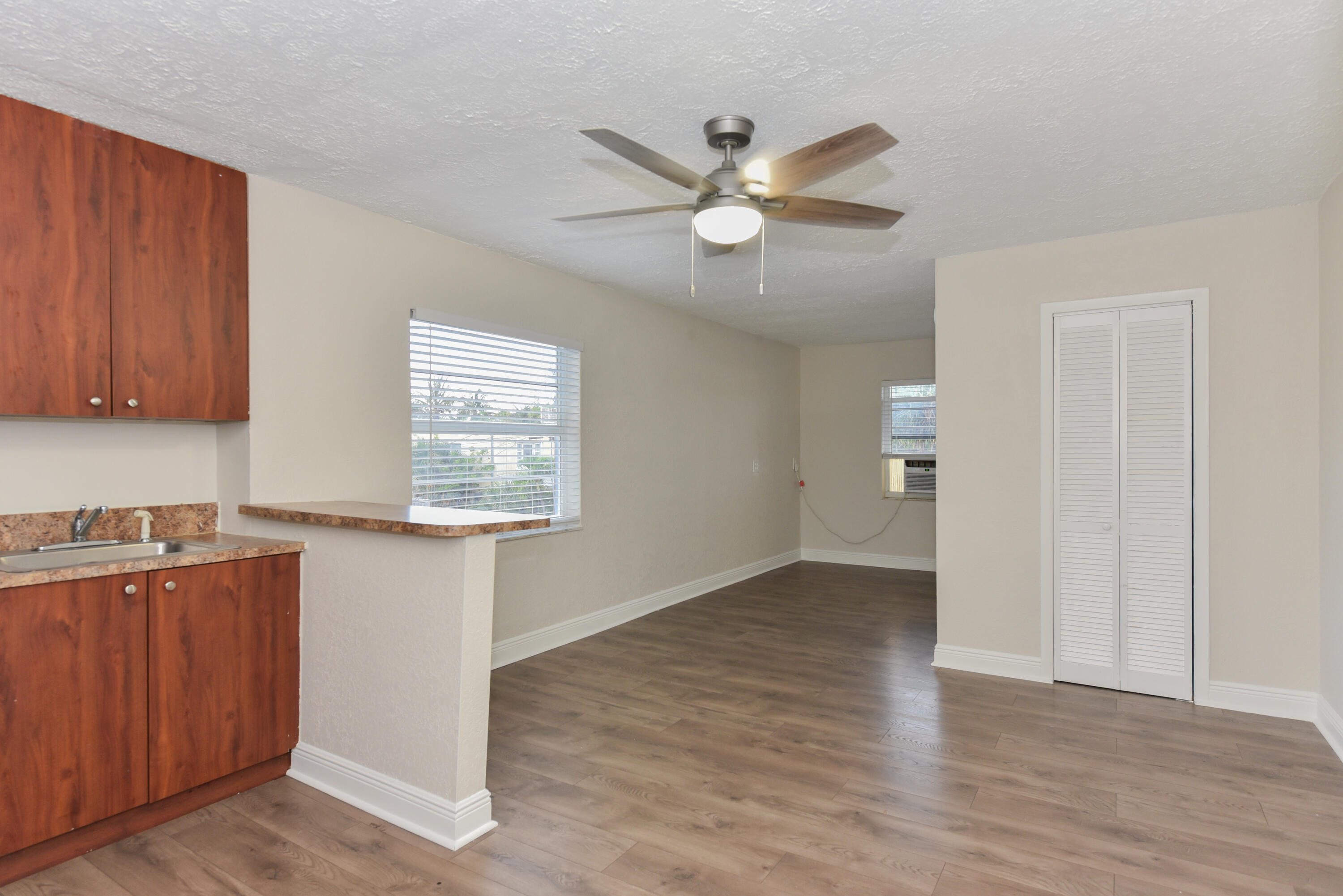 Foto de propiedad en 605 N Federal Highway 9, Lake Worth Beach, FL 33460 Lake Worth Beach con MLS# 