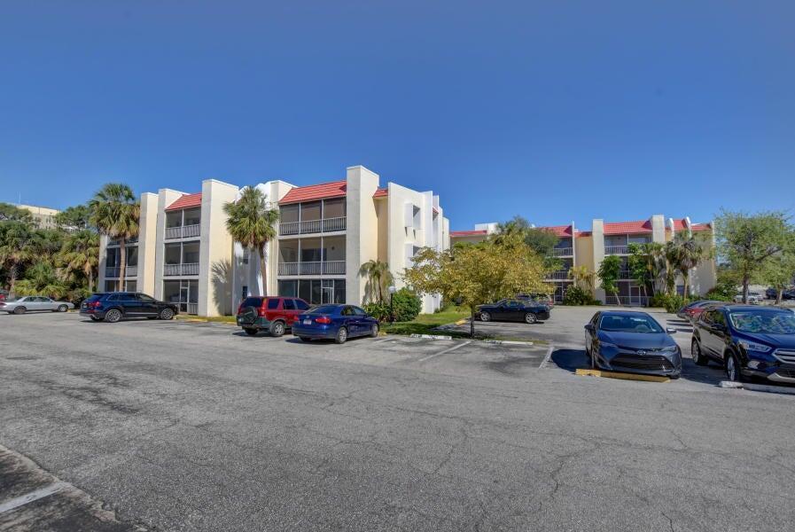 Alquilada 626 NW 13th Street 16, Boca Raton, FL 33486, Boca Raton, FL 33486
