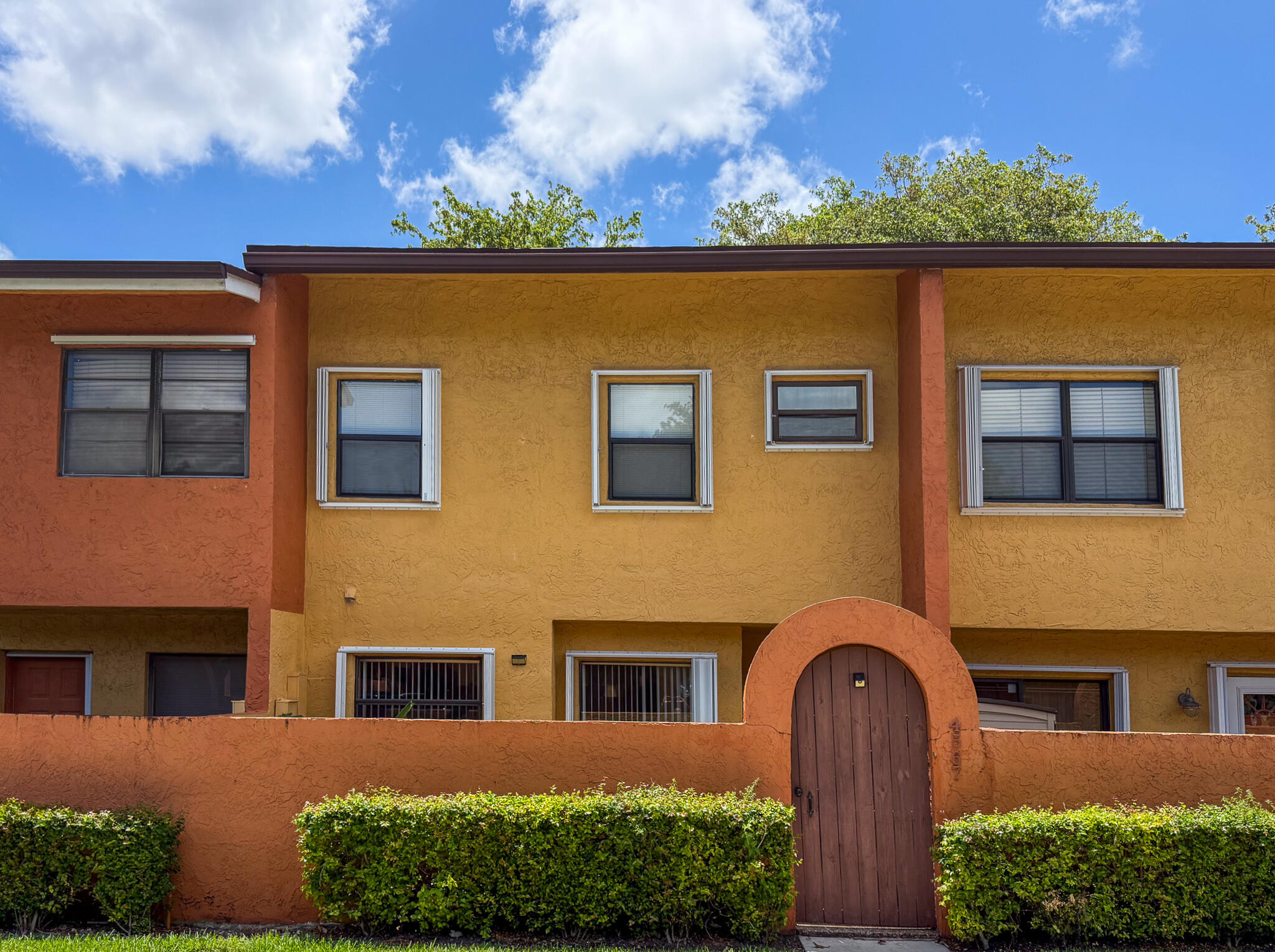 Foto de propiedad en 4567 NW 90th Avenue, Sunrise, FL 33351 Sunrise con MLS# 