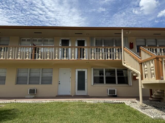 Foto de propiedad en 104 Hastings G, West Palm Beach, FL 33417 West Palm Beach con MLS# 