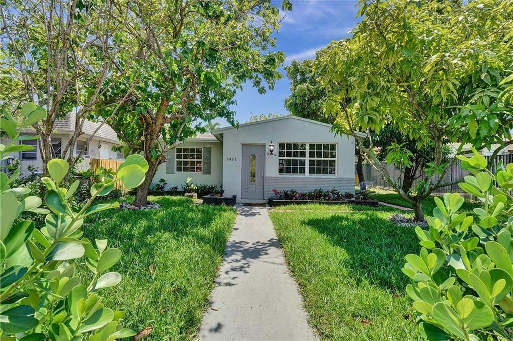 Foto de propiedad en 2422 Sherman Street, Hollywood, FL 33020 Hollywood con MLS# 